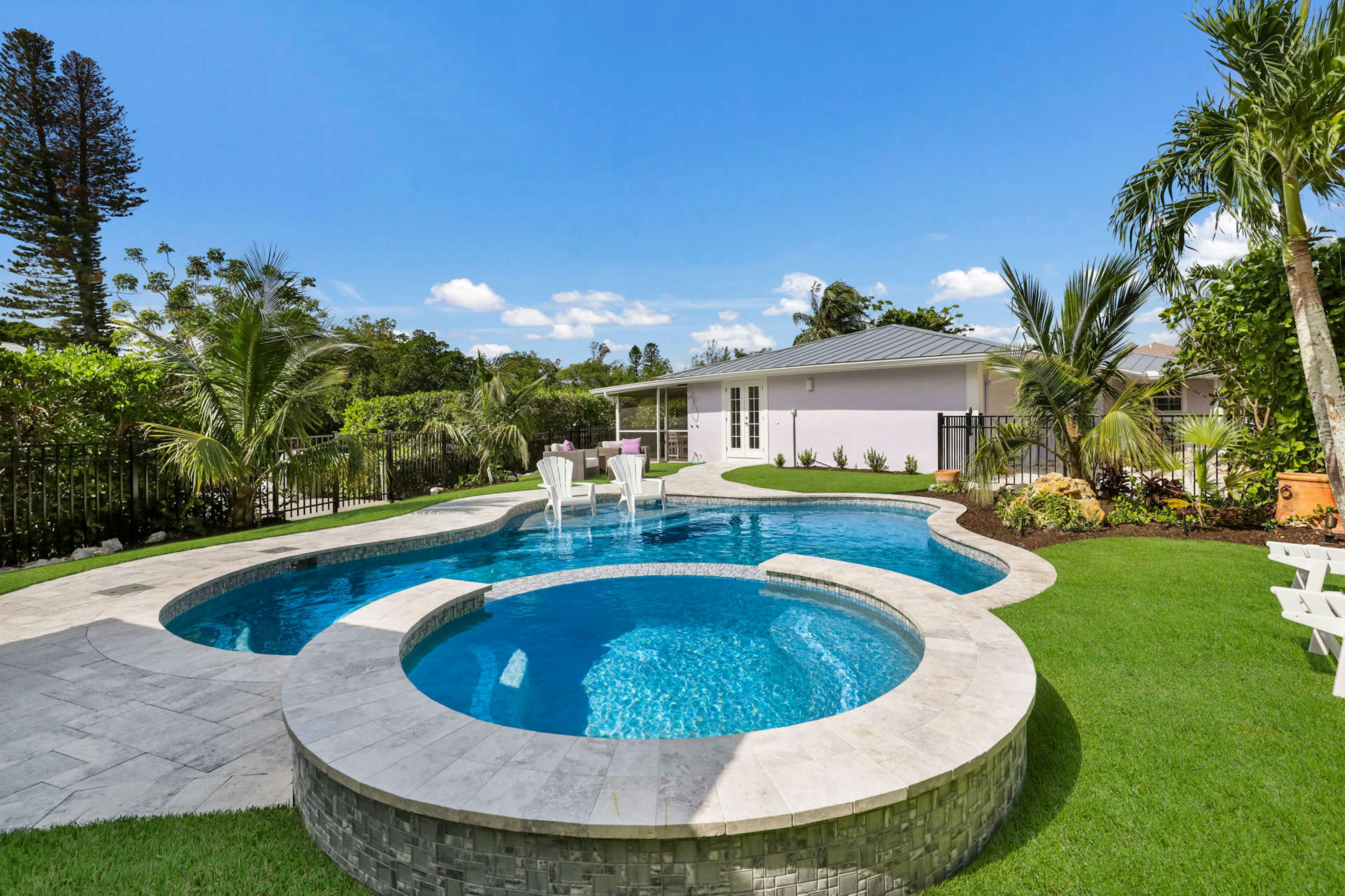 Lavender Lagoon-by Anna Maria Island Accommodations