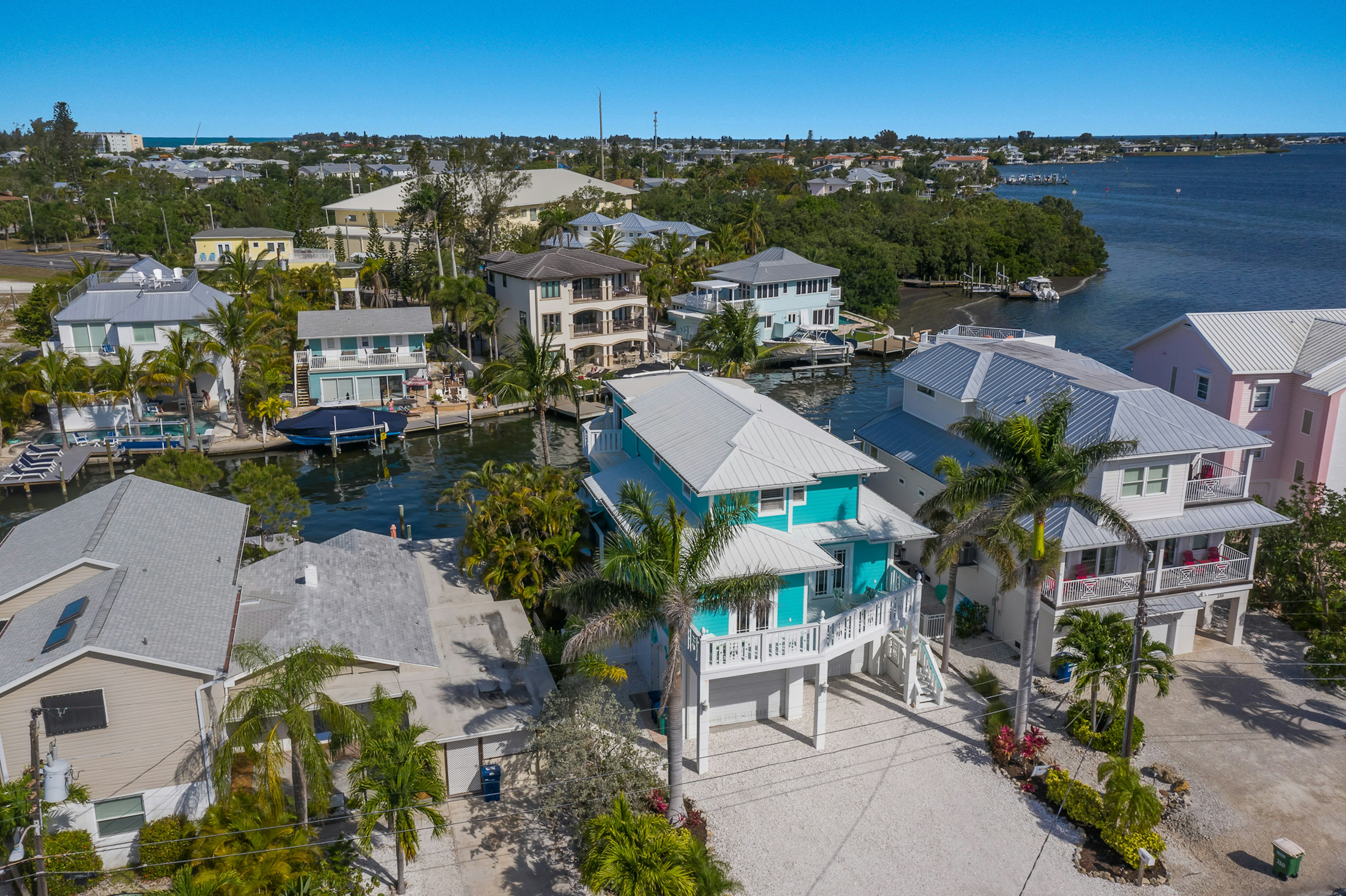 Bayshores - By AMI Accommodations