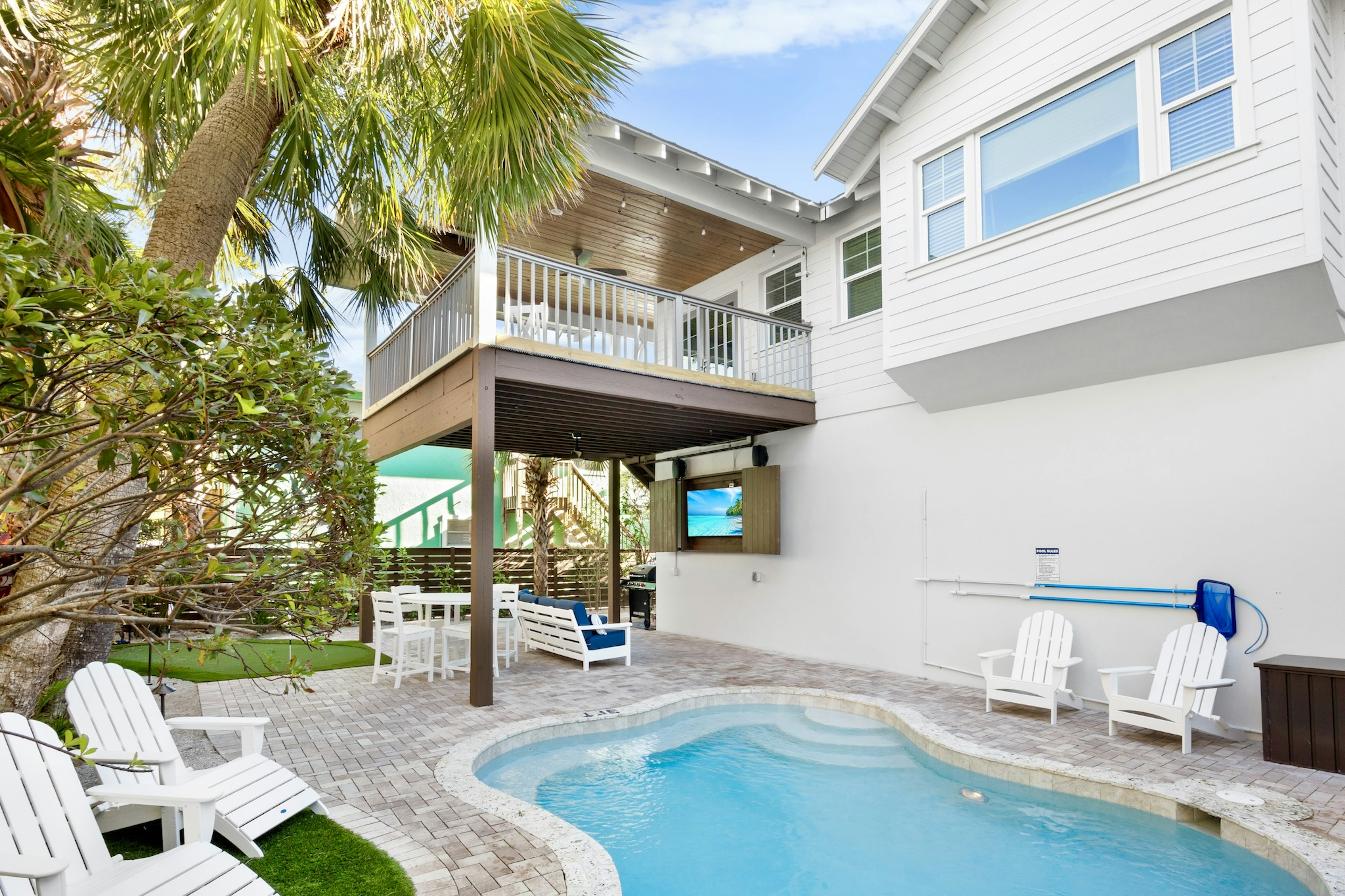 Social Nest by Anna Maria Island Accommodations