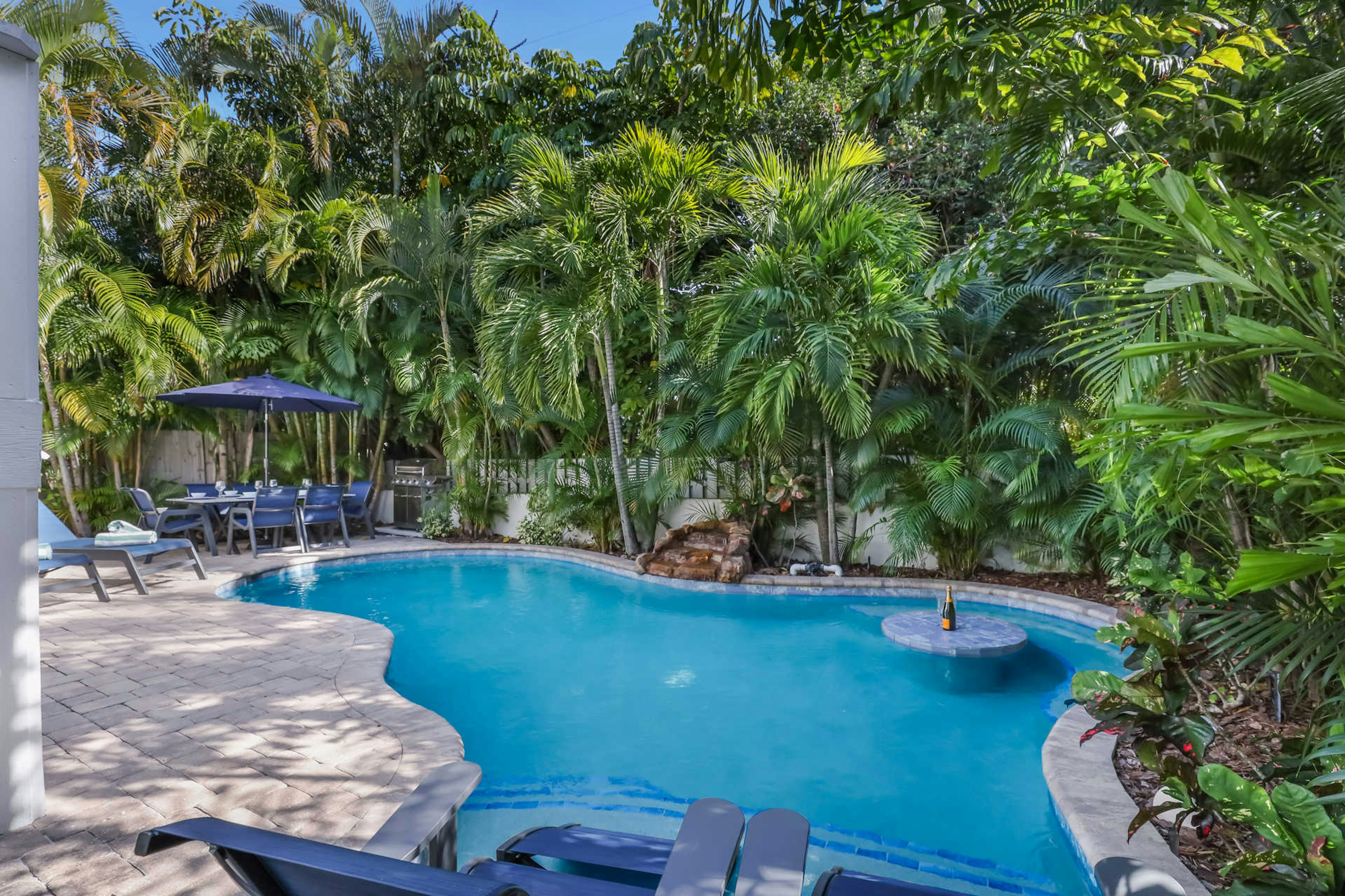 Private pool areas