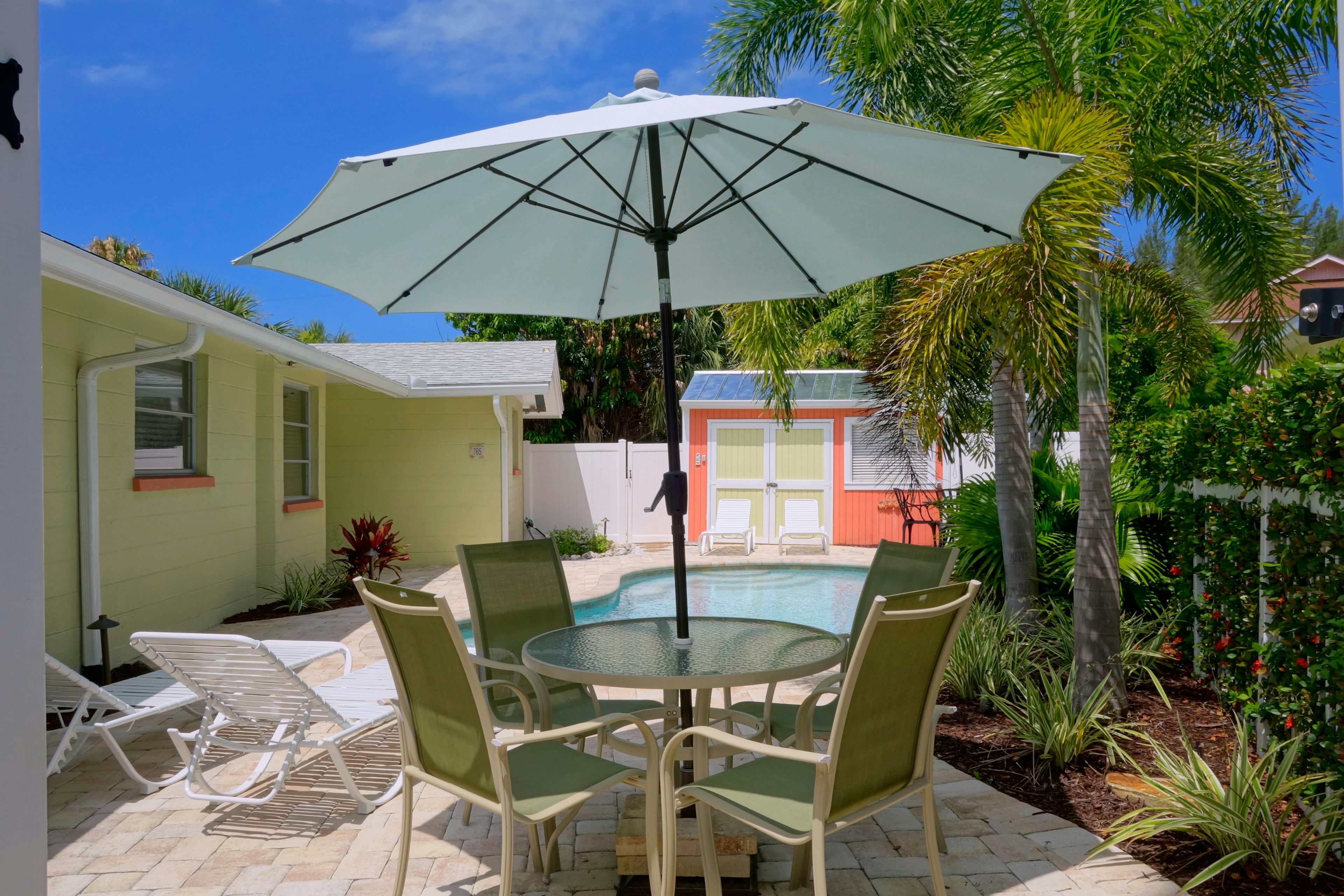 Poolside Dining