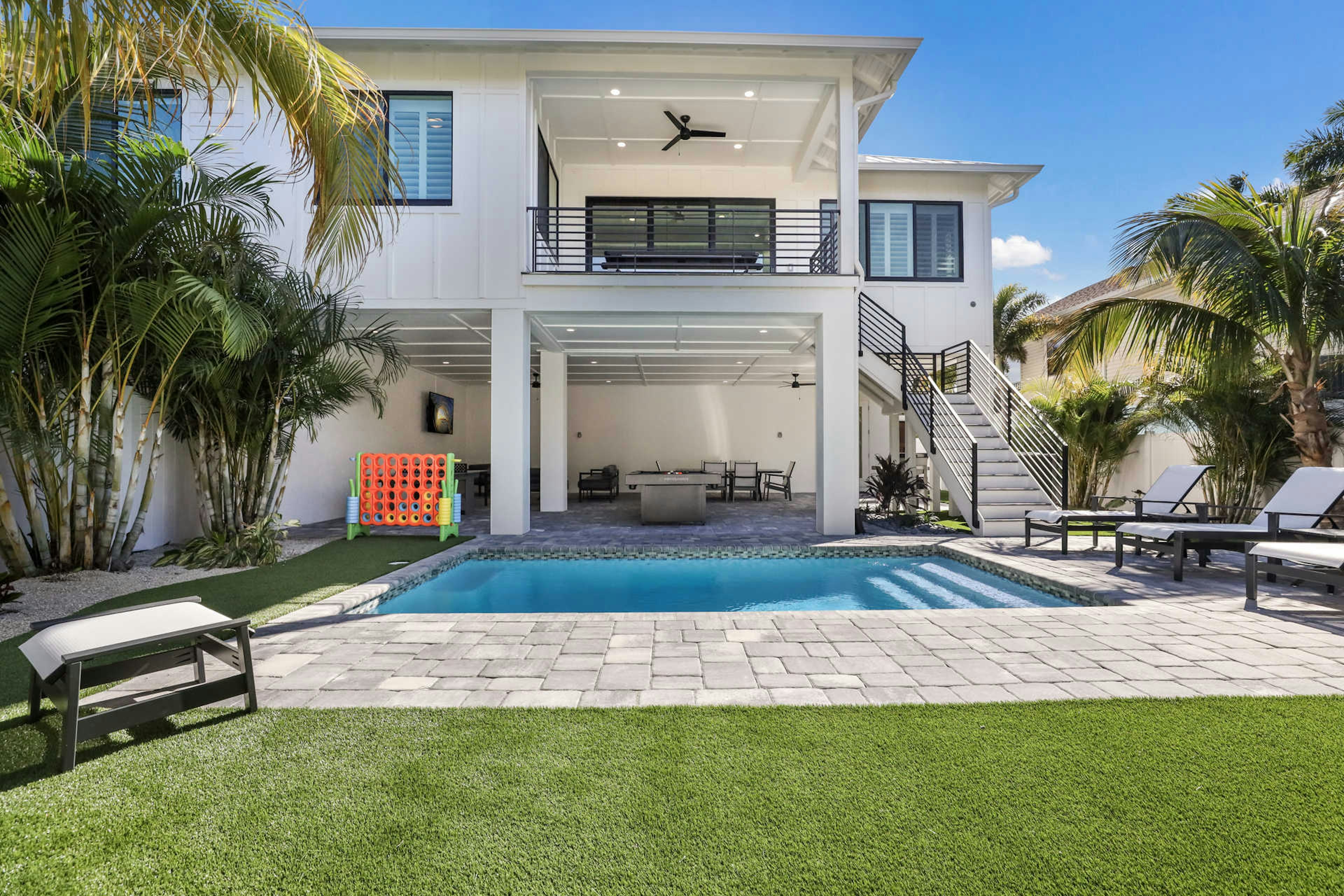 Private Pool, Recreation & Lounge