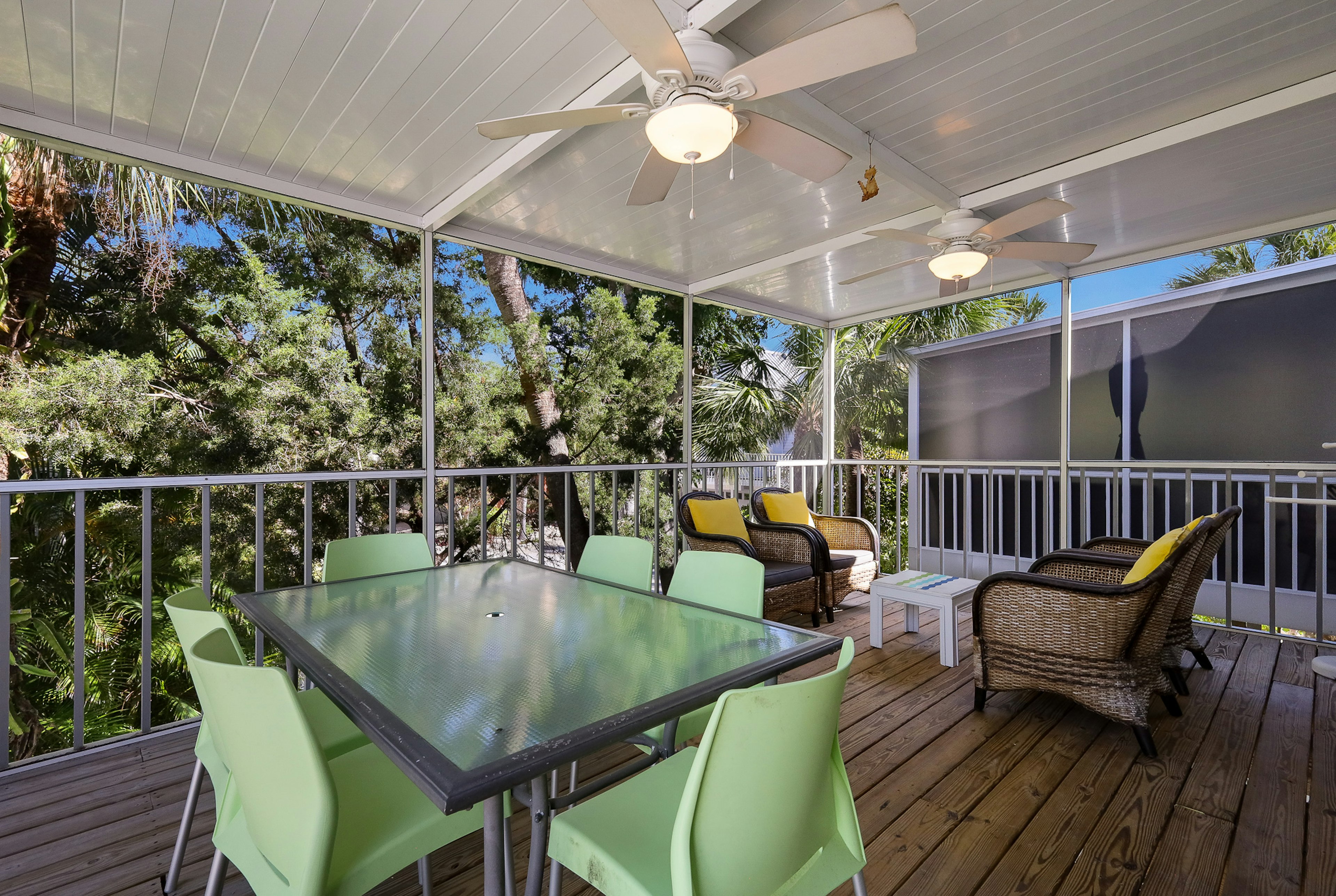 Balcony - Outdoor Dining