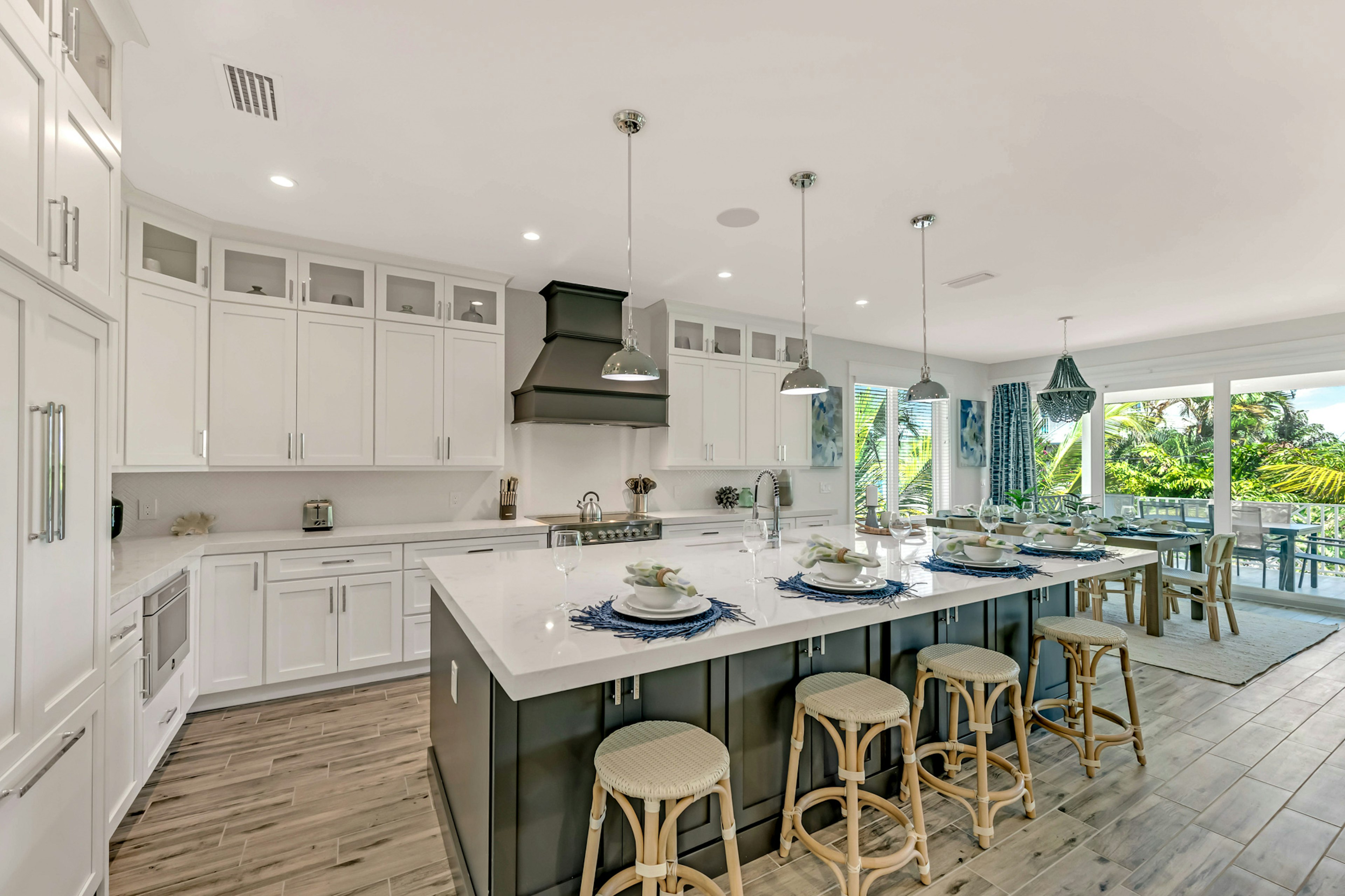 Breakfast Bar - Fully Equipped Kitchen