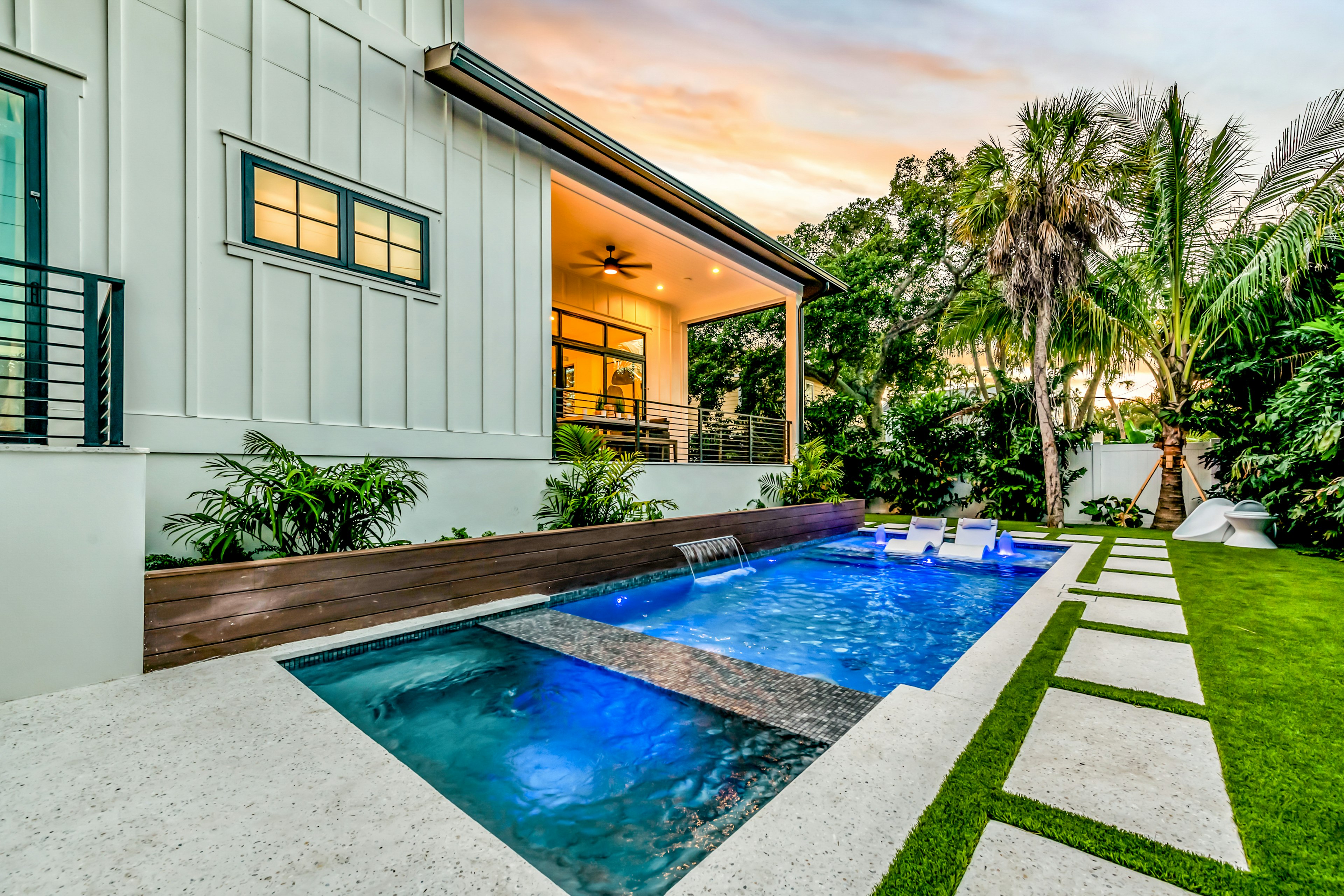 Private Pool and Swim Up Bar