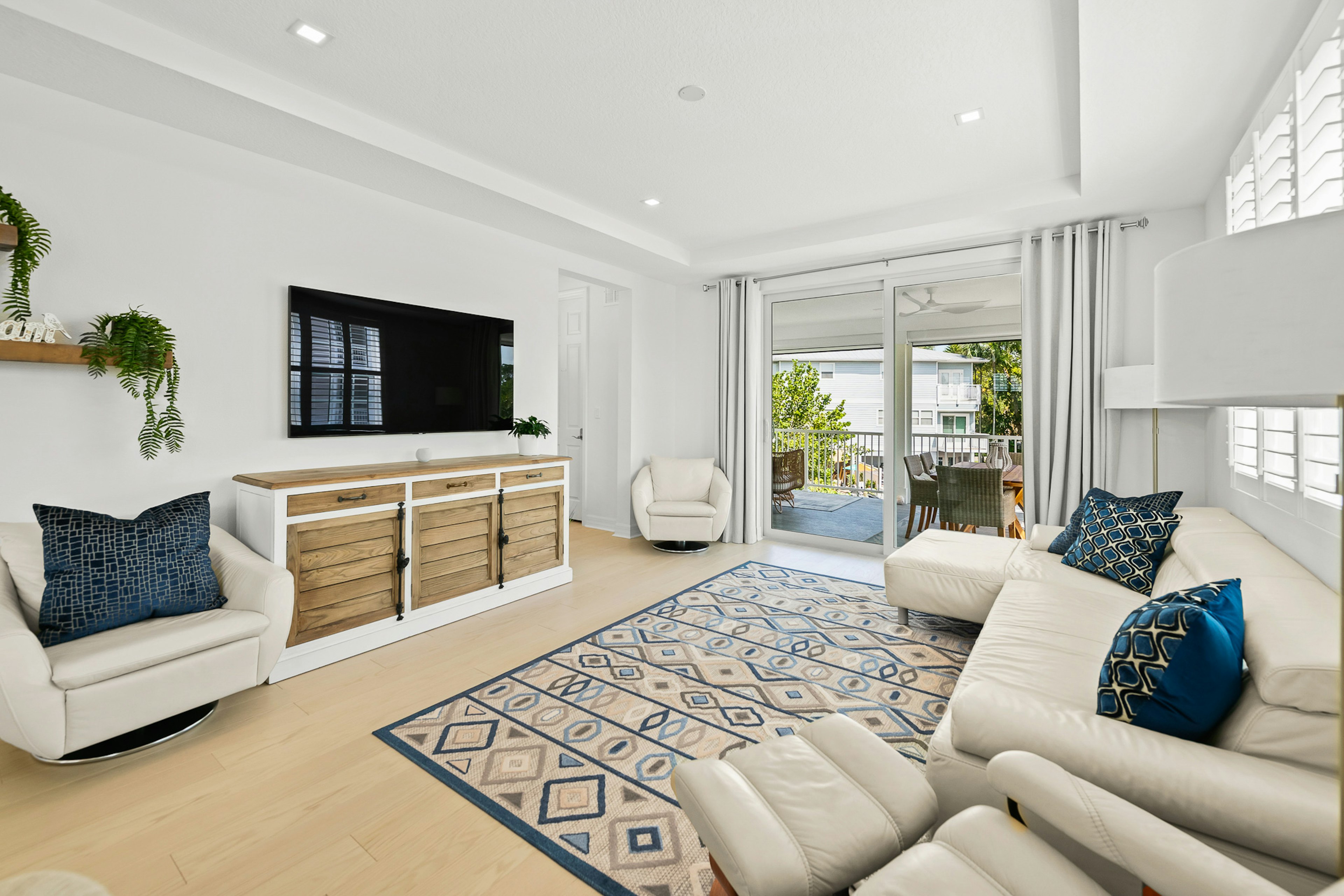 Open and Bright Living Area