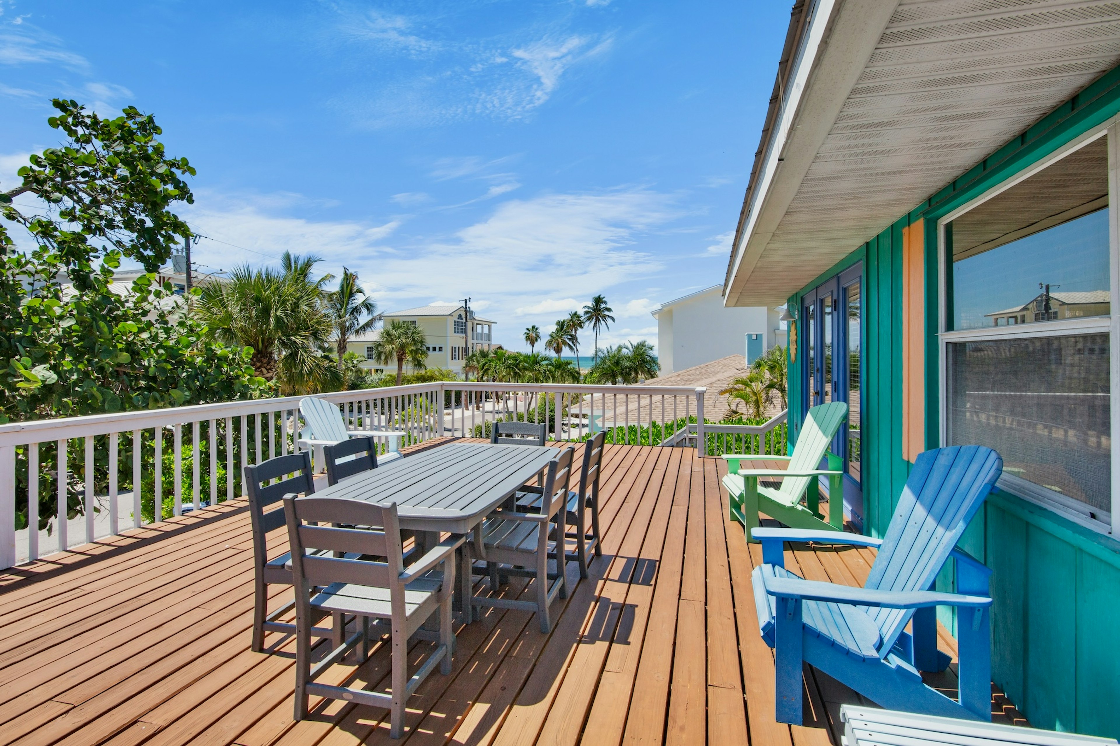 Spacious table outdoors for 6