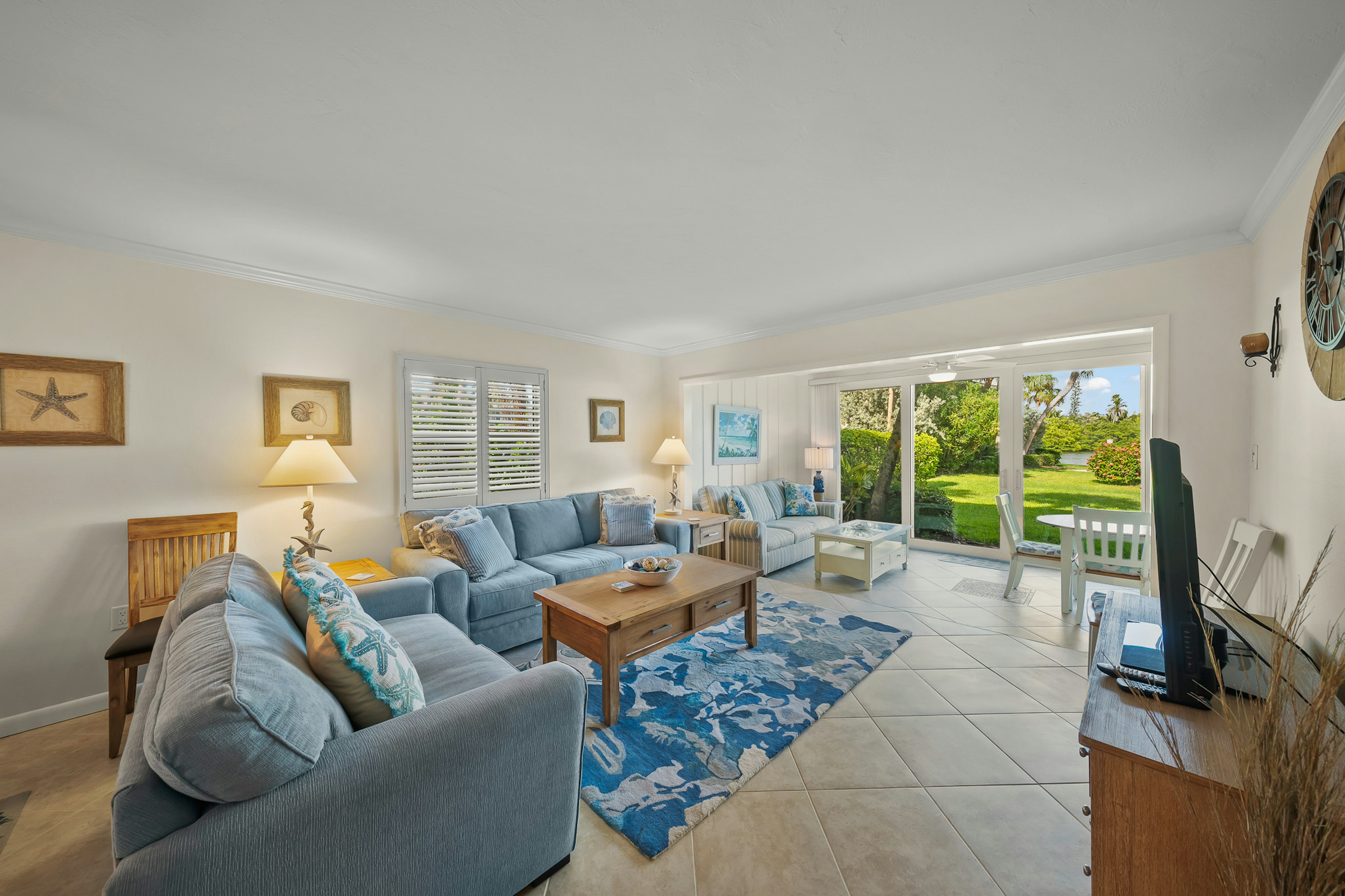 Living and Lounge Area