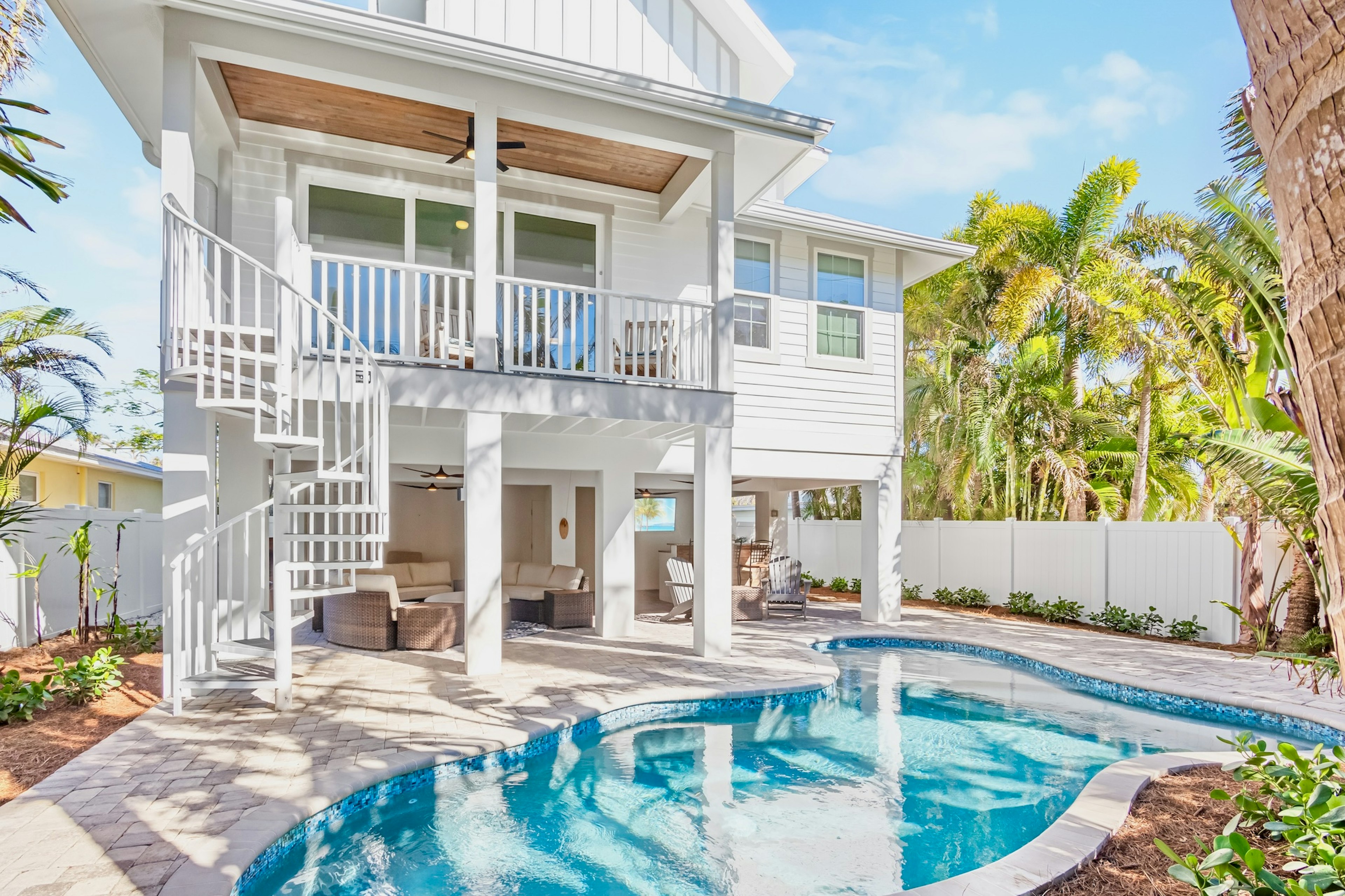 Coconut Breeze Estate by Anna Maria Island Accommodations