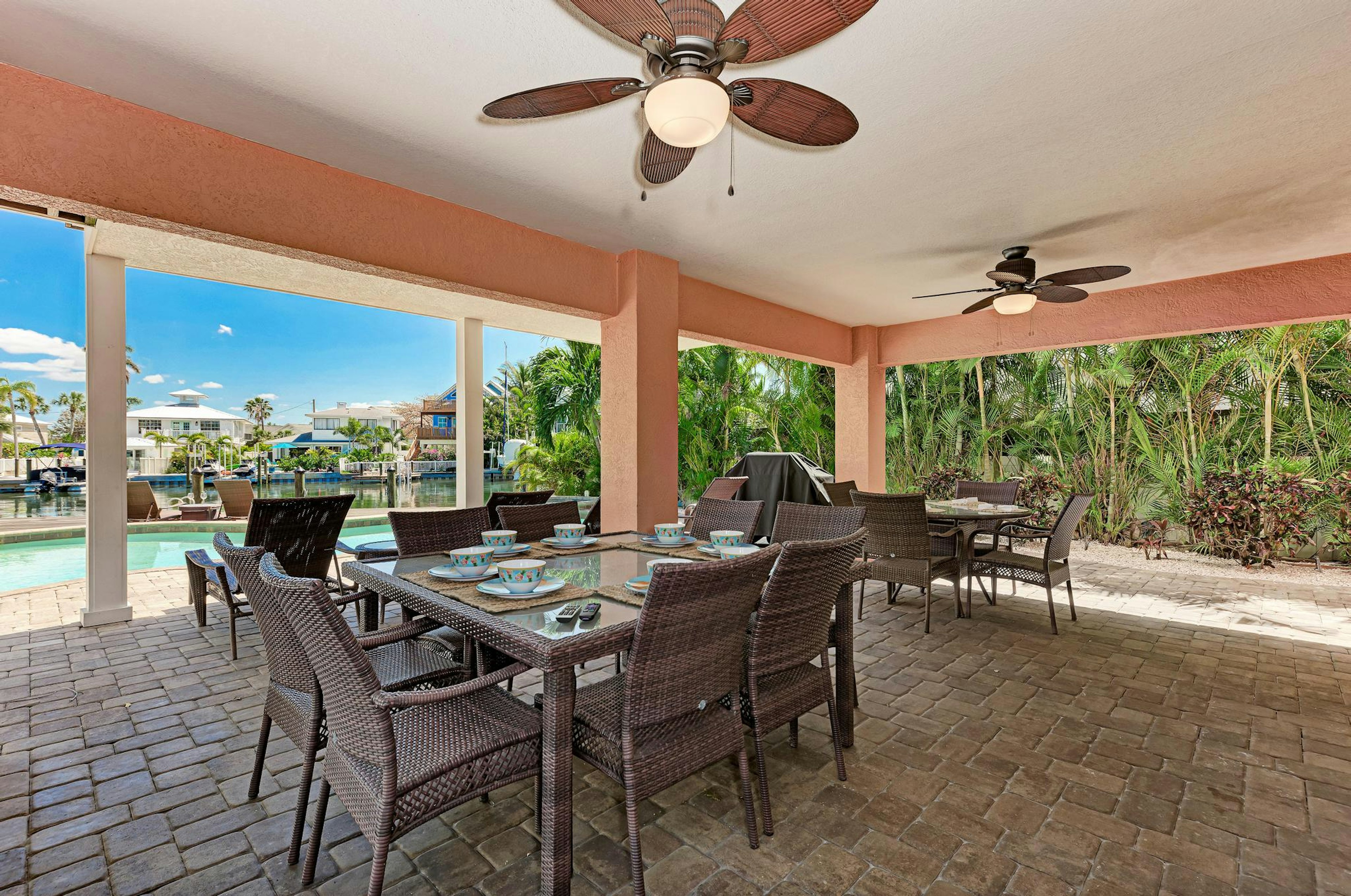 Open Dining Space - Anna Maria Island Locals