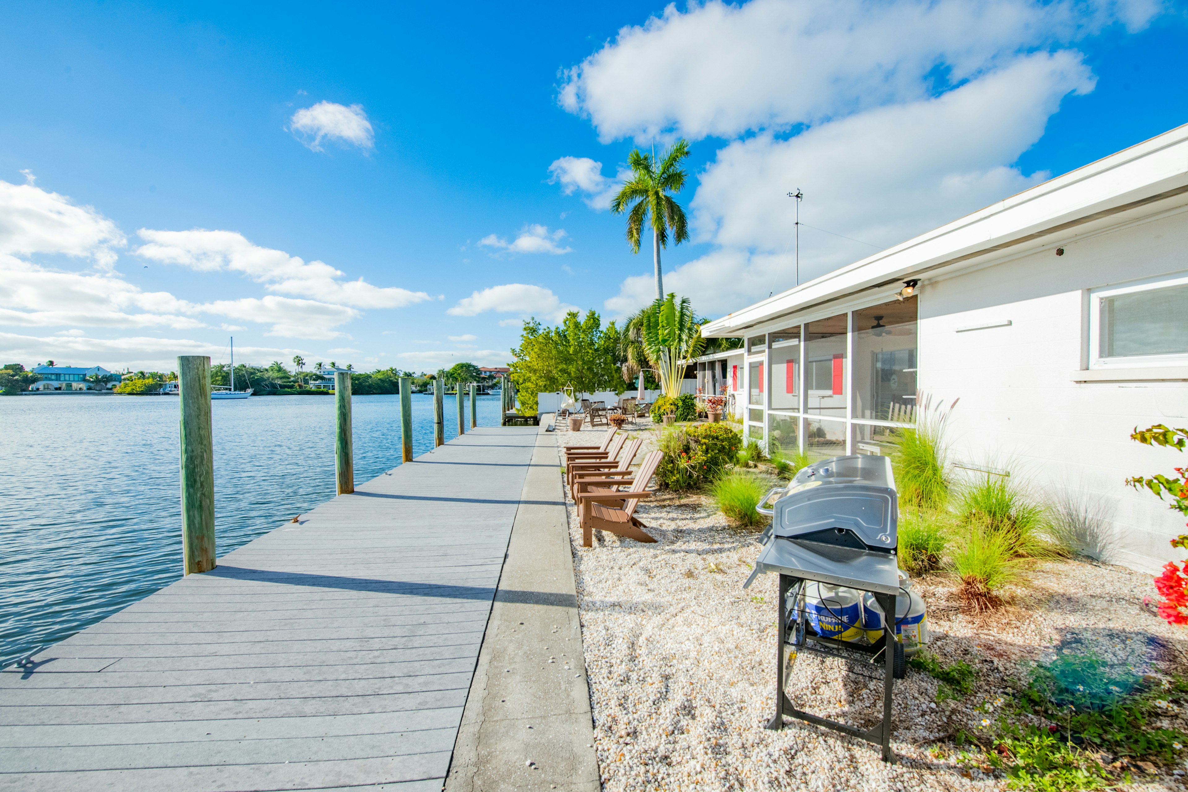 Outdoor Dock and Lounge - Dock Of The Bay