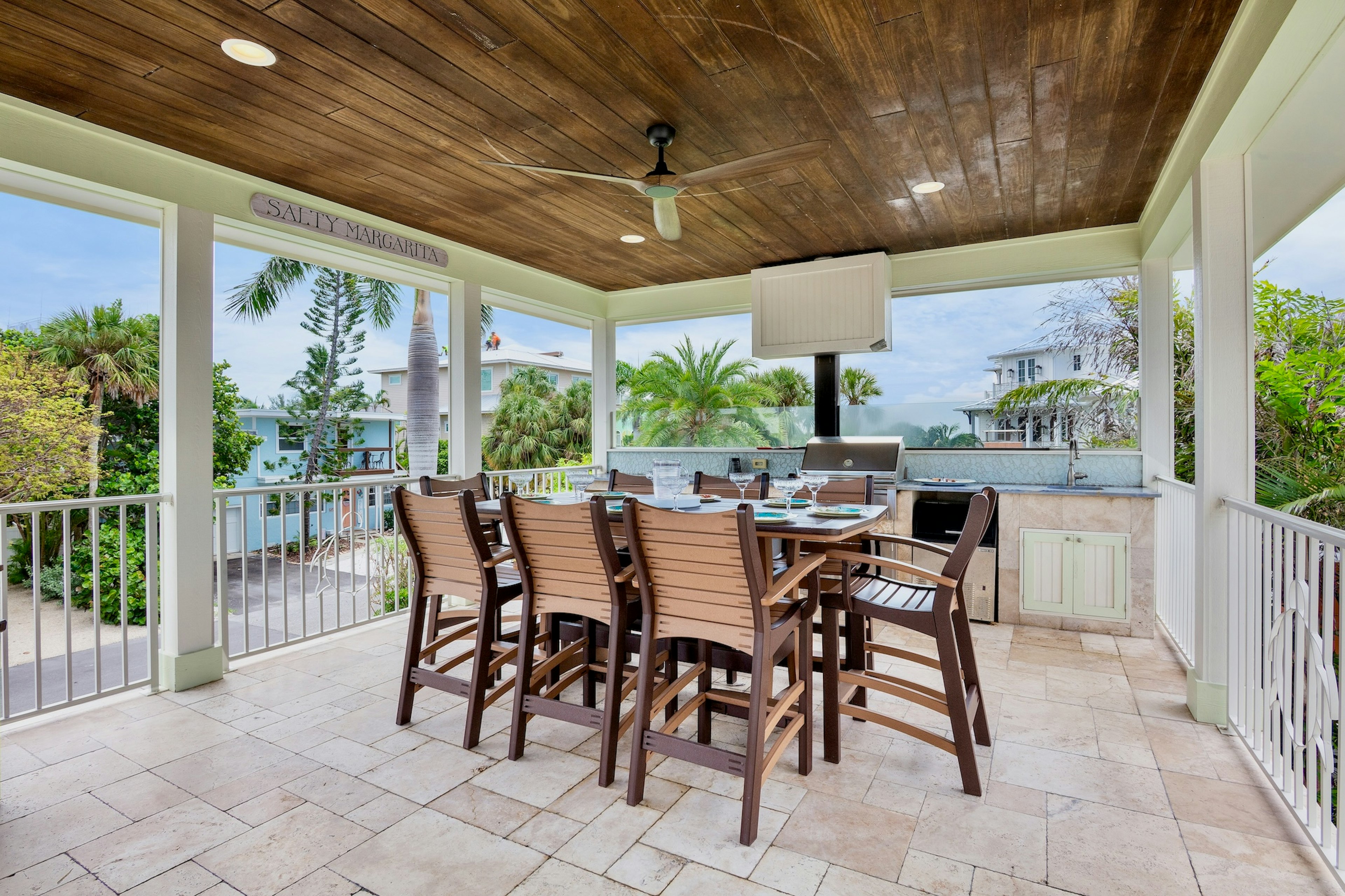 Outdoor Dining and Kitchen