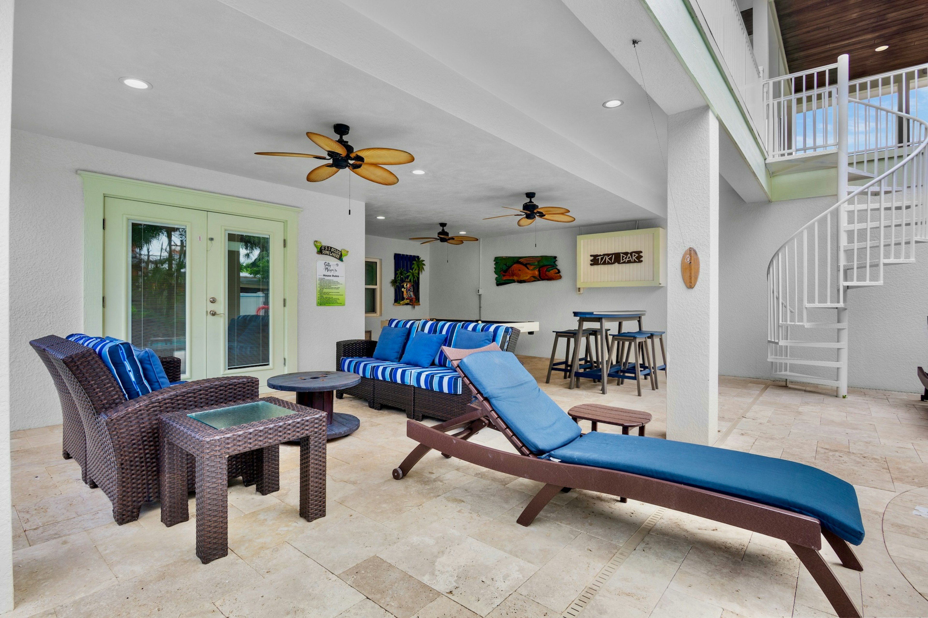 Outdoor lounge and Pool Table