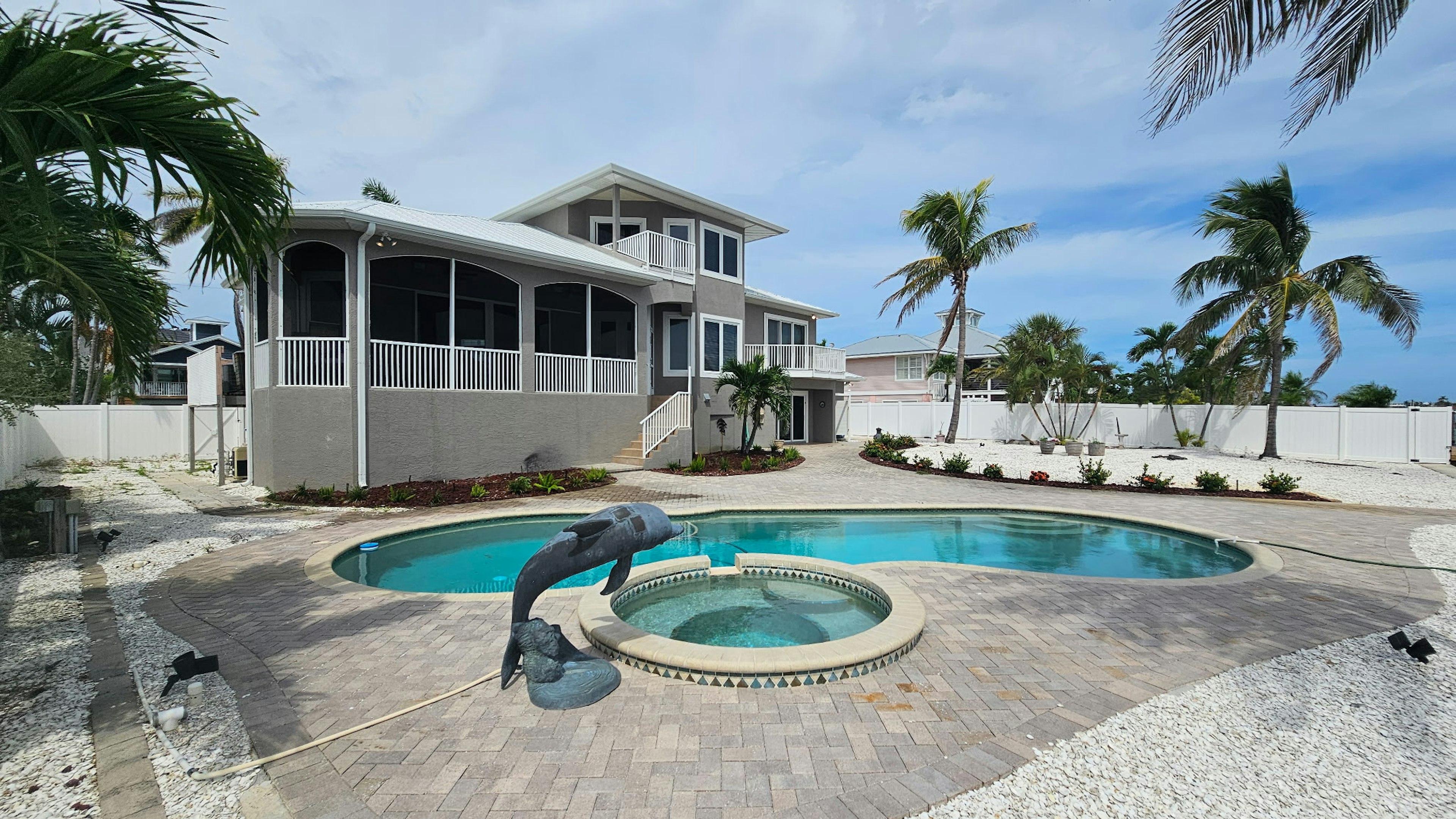 White Pelican House- AMI Accommodations