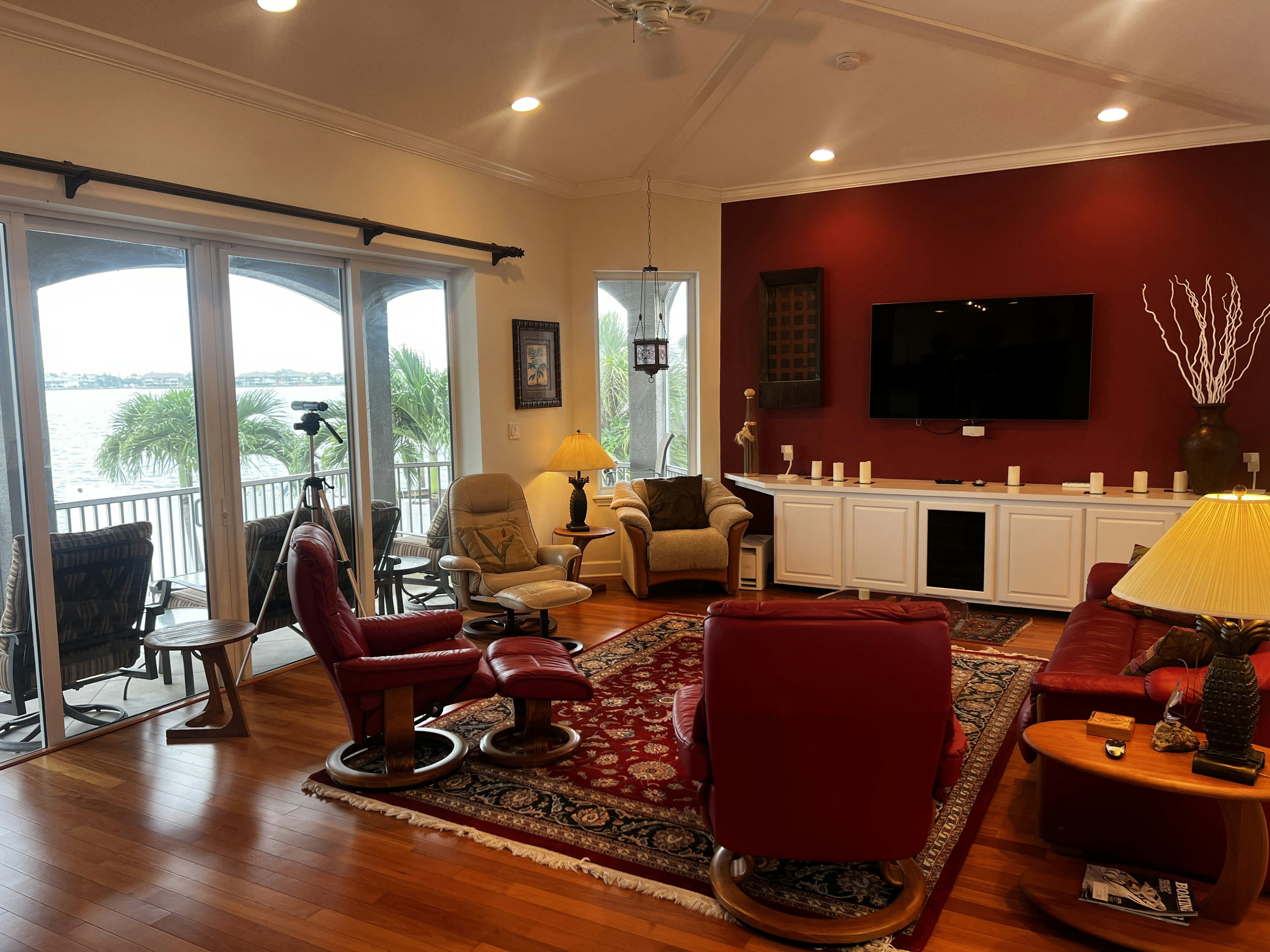 White Pelican House- AMI Accommodations