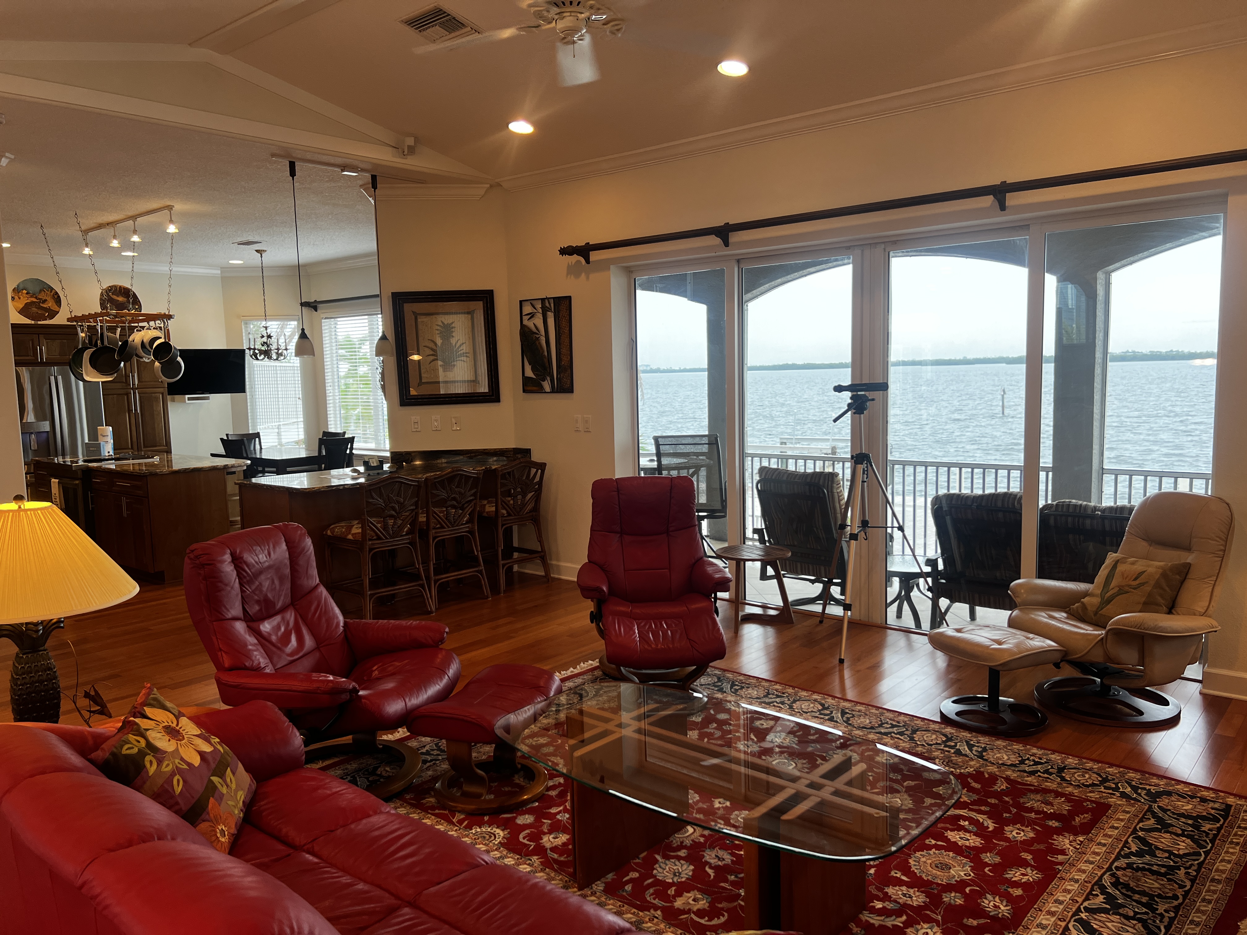 White Pelican House photo 5