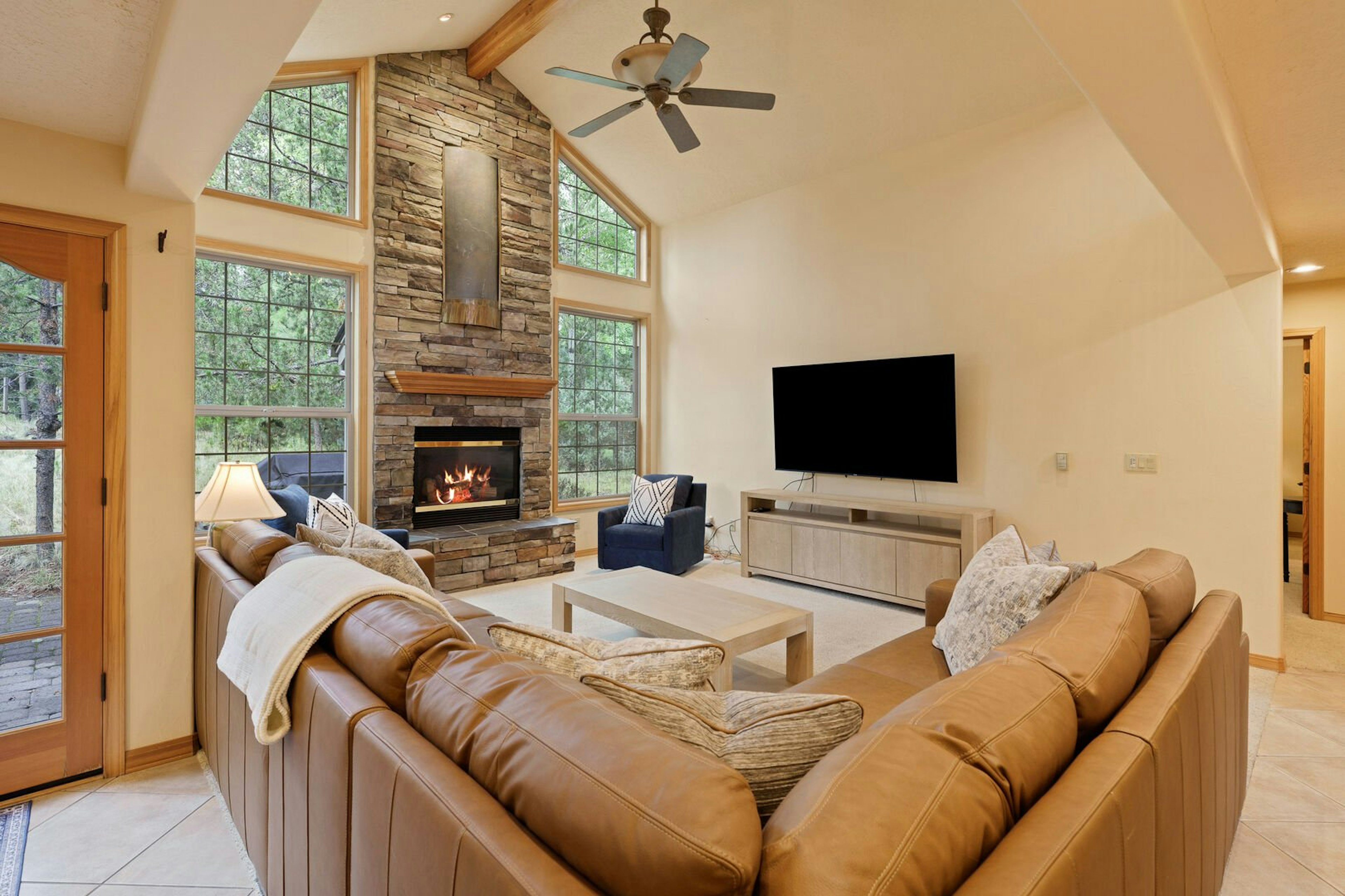 4 Tan Oak - Main Floor, Living Area