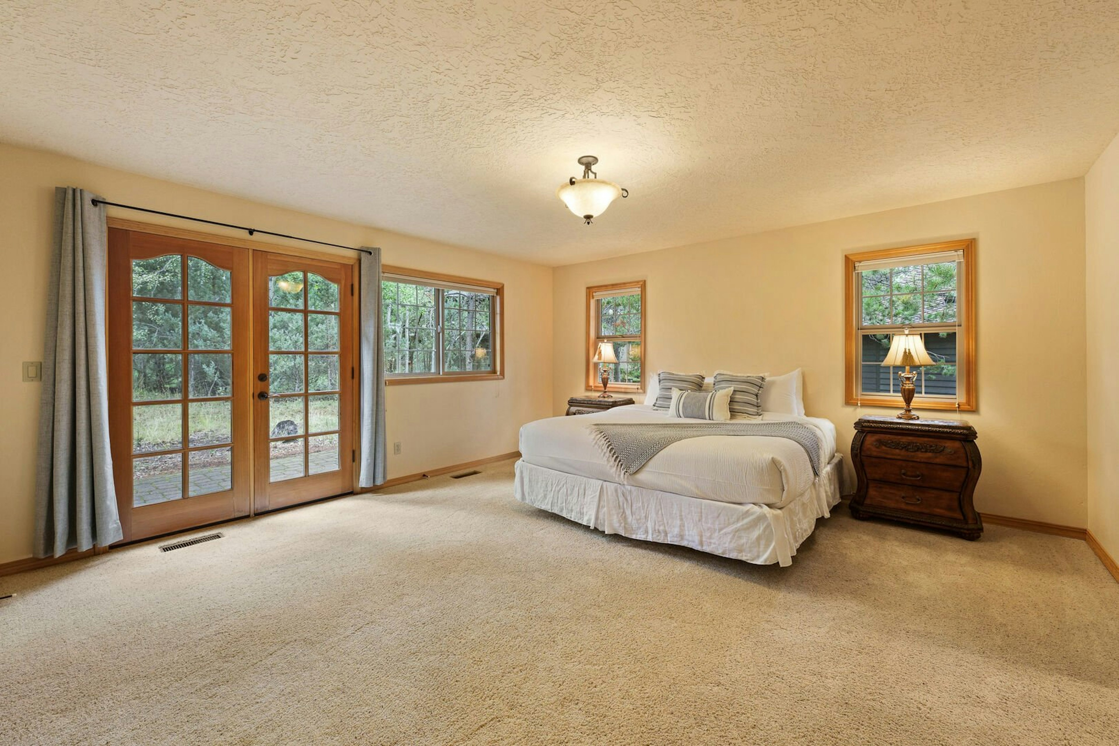 4 Tan Oak - Main Floor, Primary Suite - one of 2 Main floor bedrooms