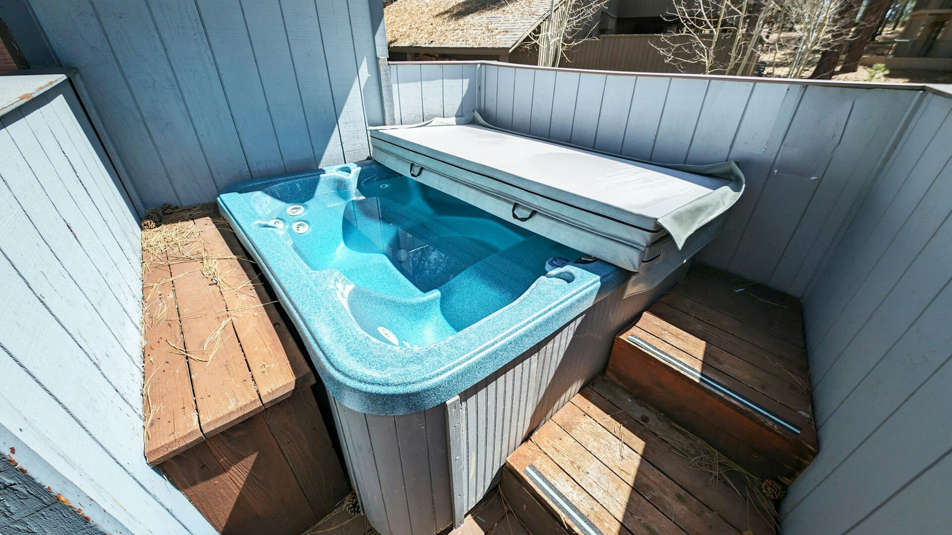 Bobcat 7 - Hot Tub