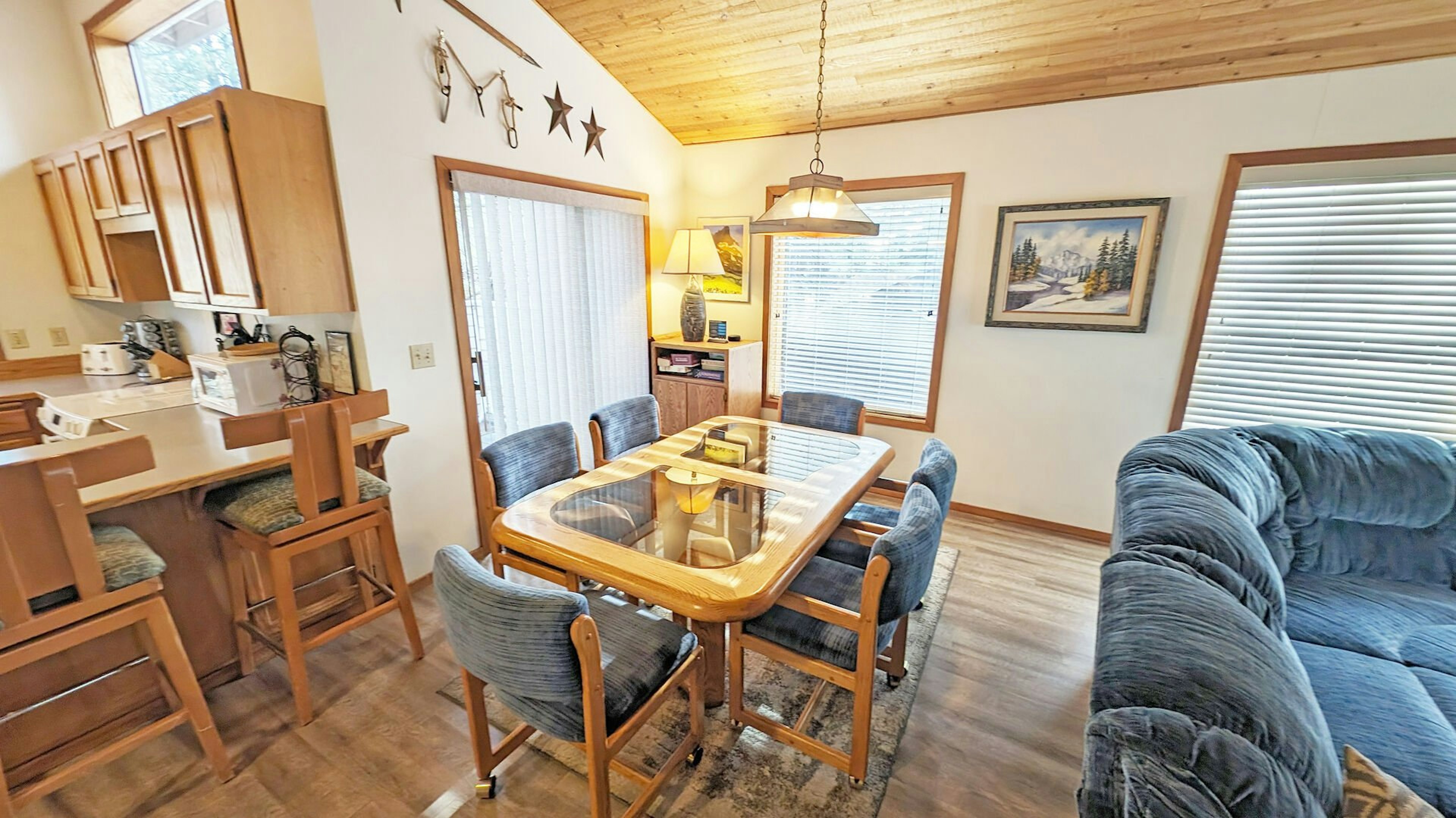 Coyote 7 - Upstairs Dining Area