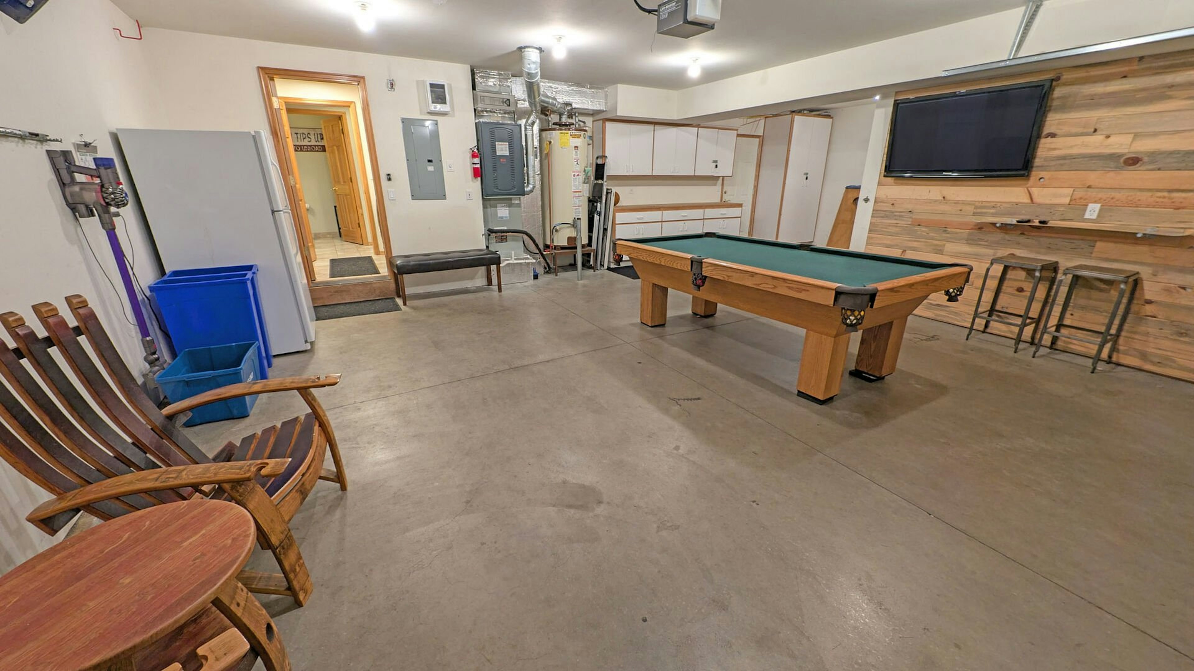Cultus 15 - Garage Game Room
