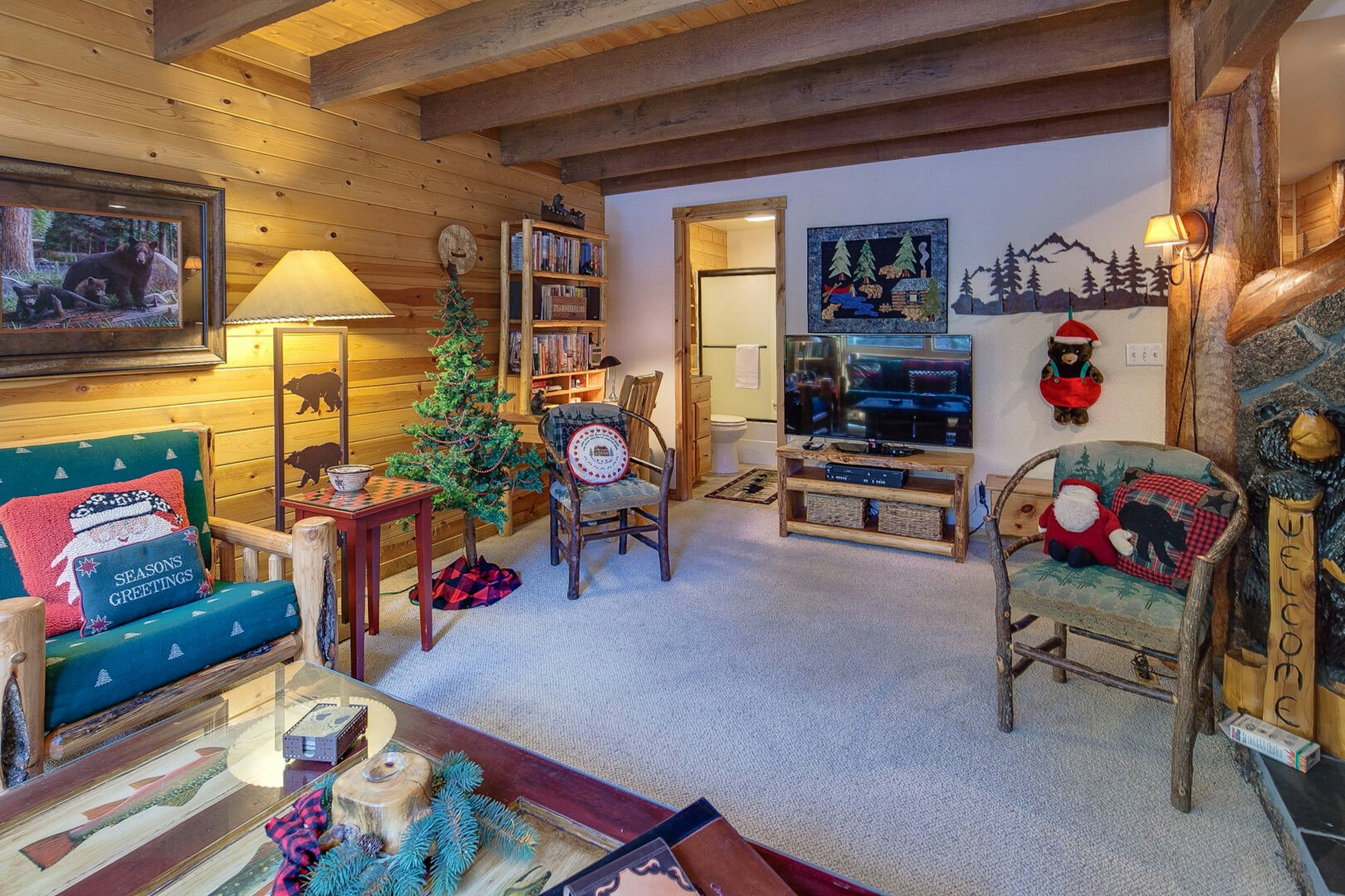 Diamond Peak 2 - Living Area