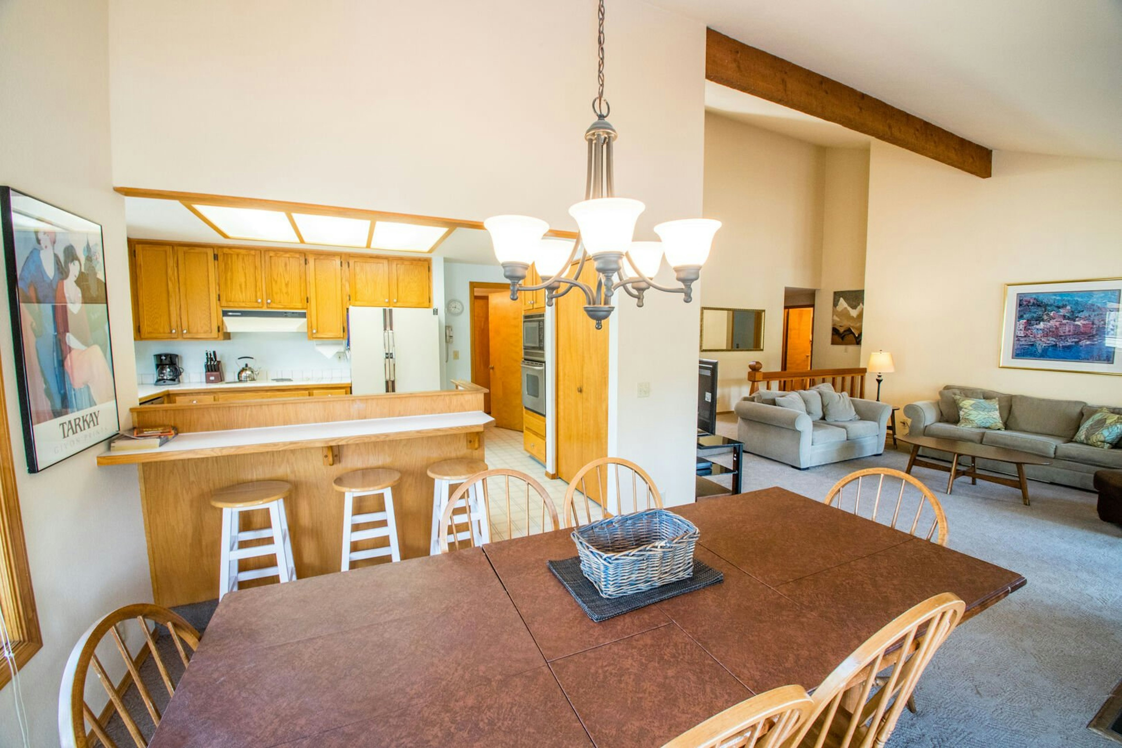 Goldfinch 18 - Dining and Kitchen