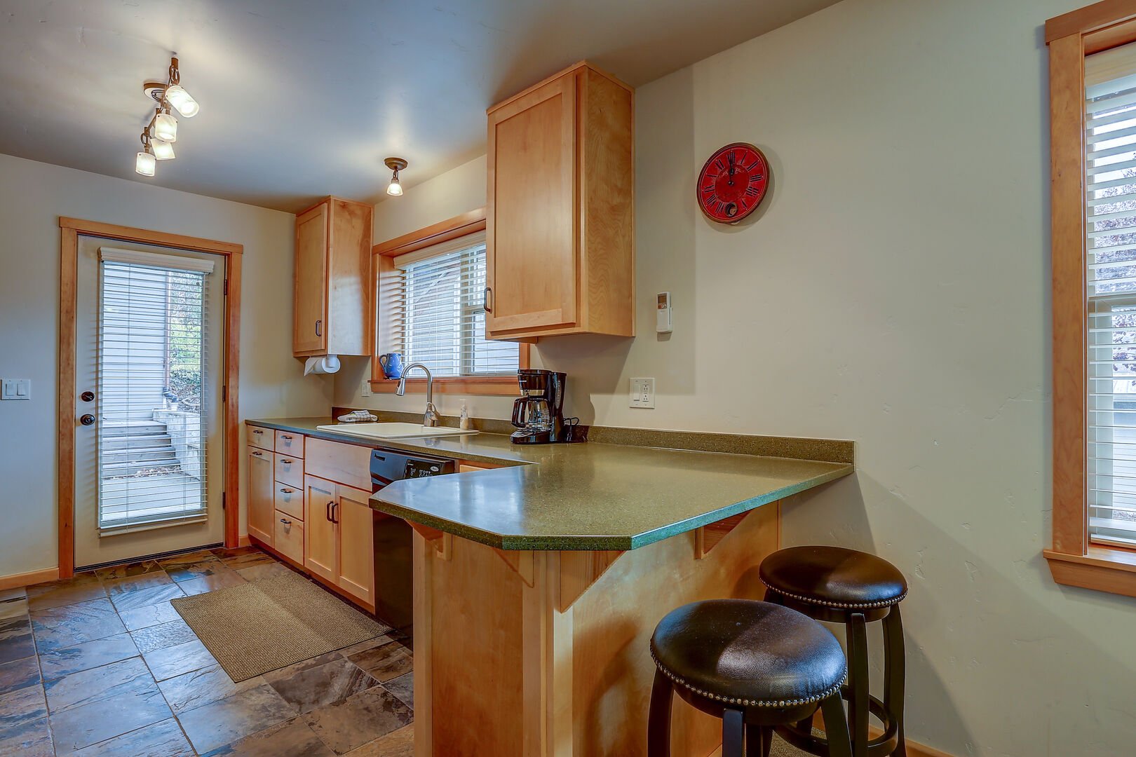 Hutson's Hideaway  30 Day photo 5