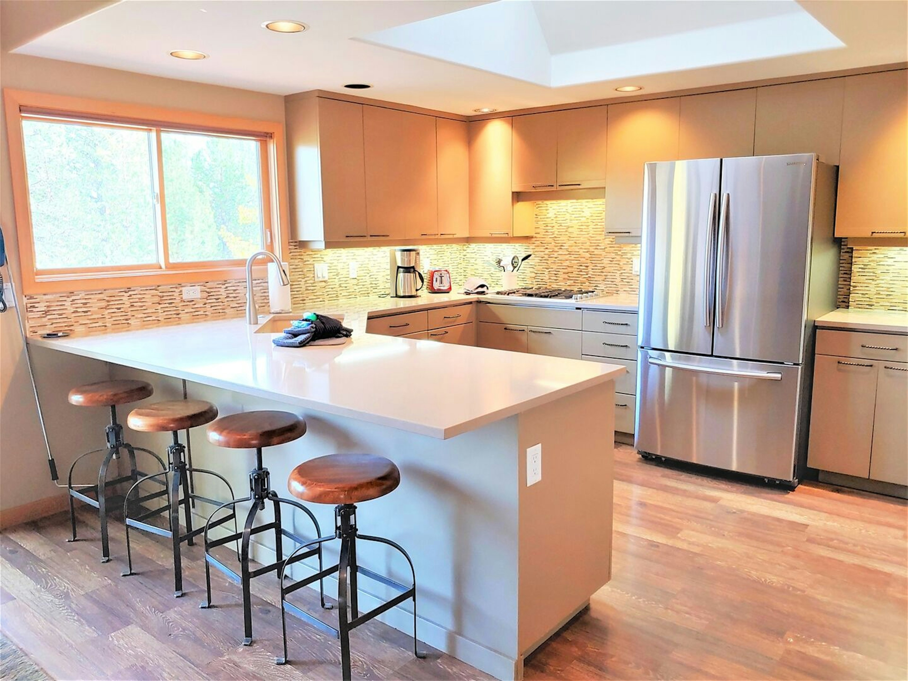 The Kitchen with Bar