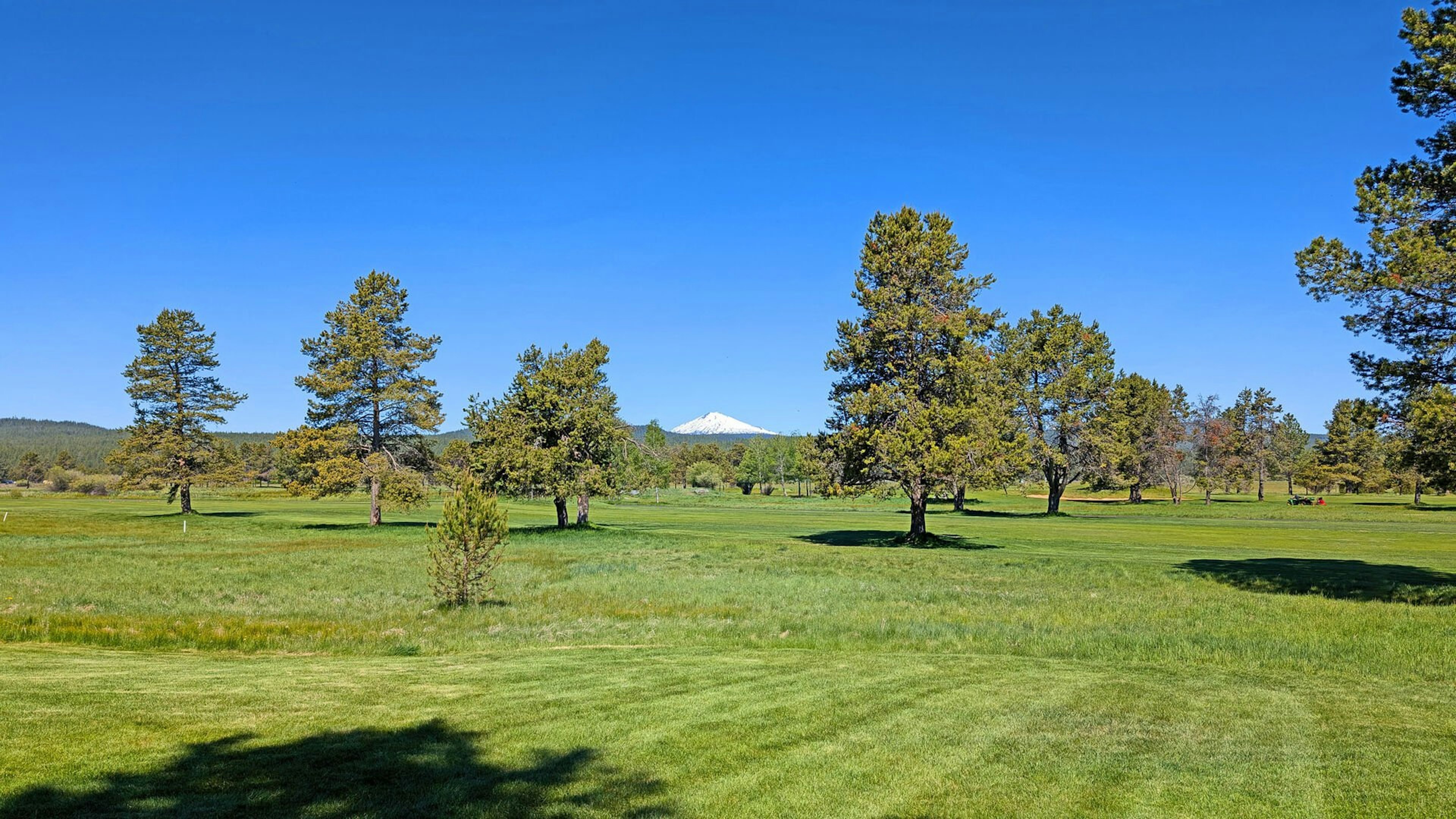 The Mt. Bachelor Retreat - Ground View