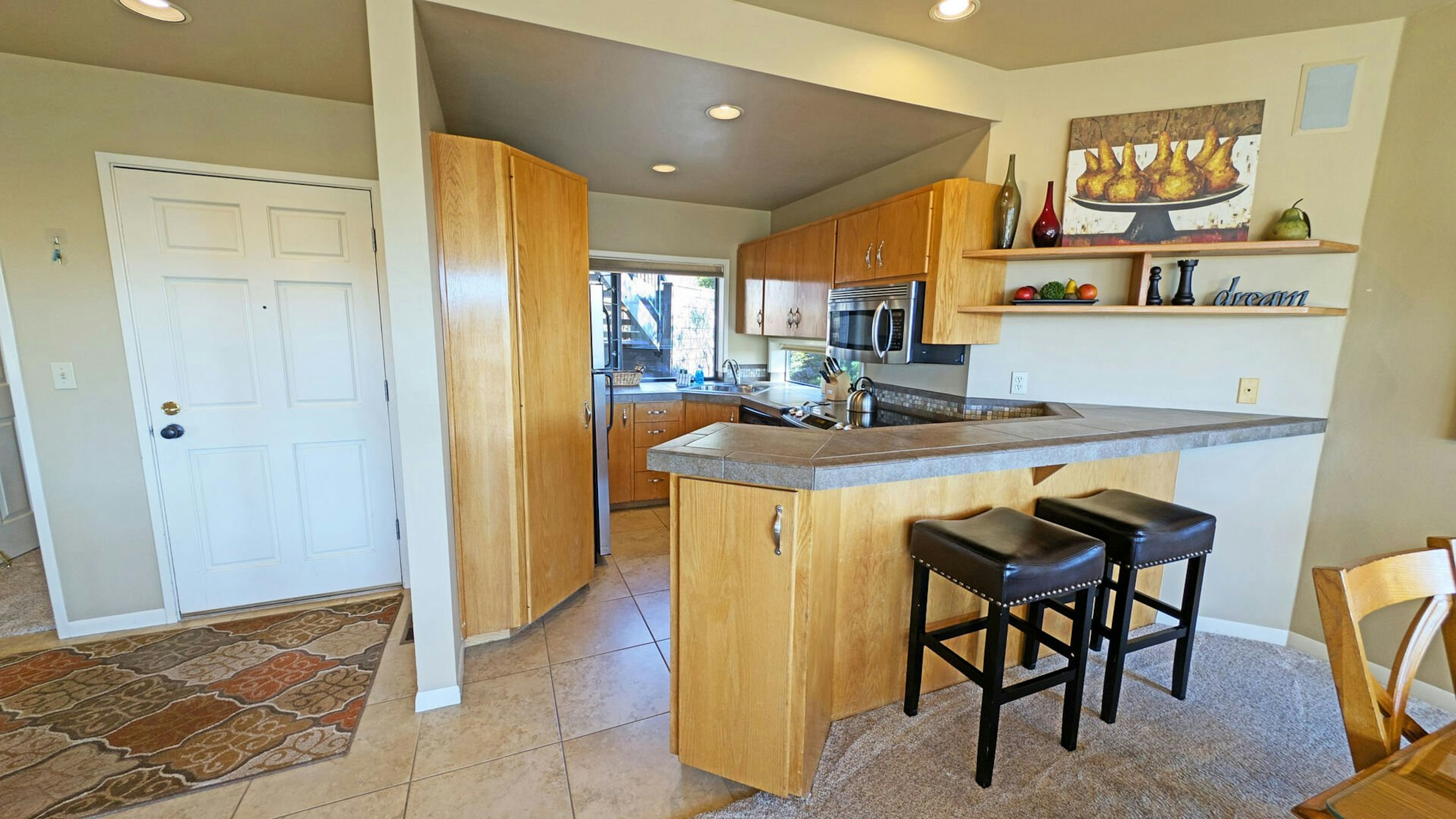 Mt Bachelor Village 324 - Kitchen off Entry