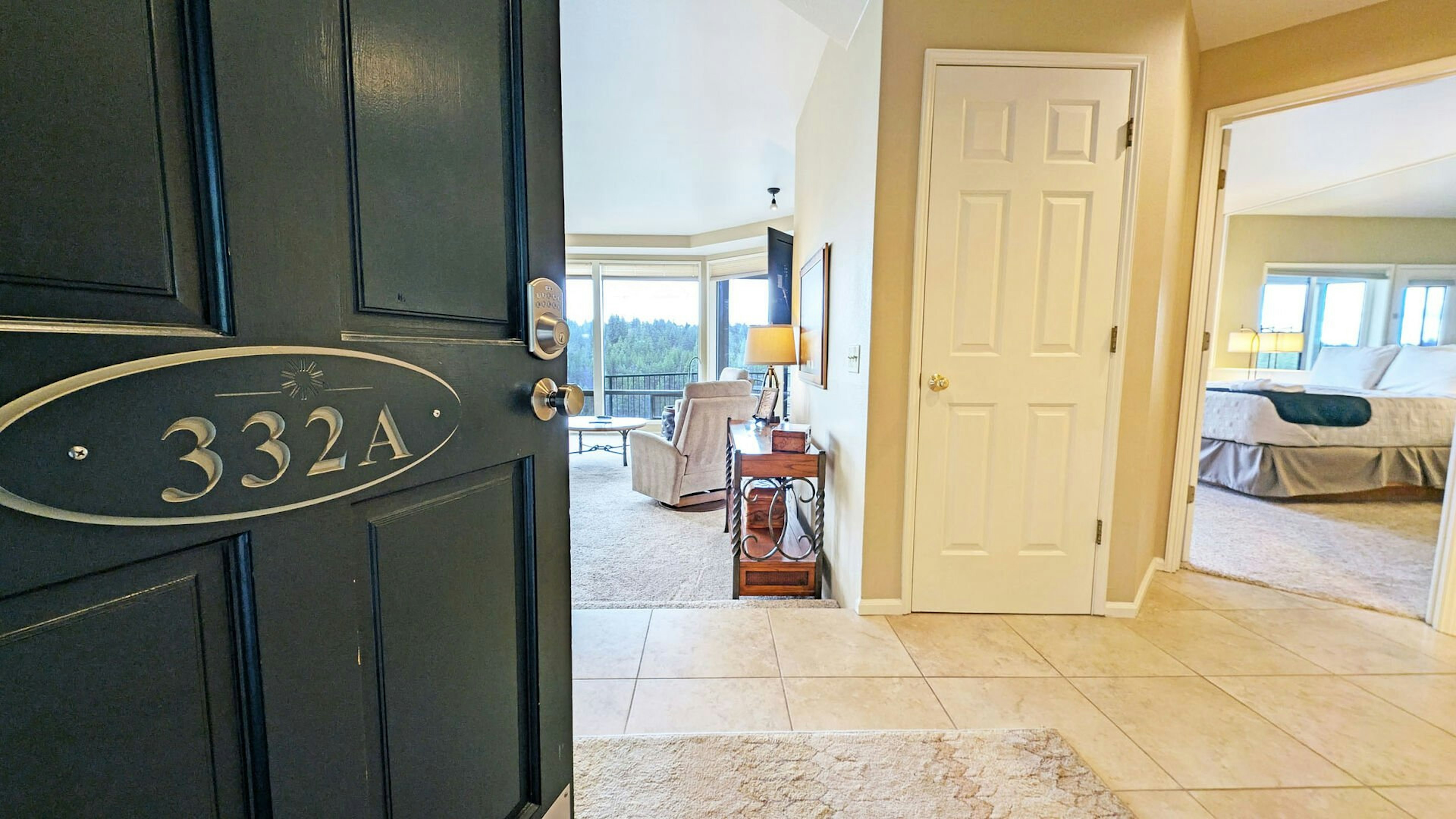 Welcome into Mt Bachelor Village - River Ridge 332A