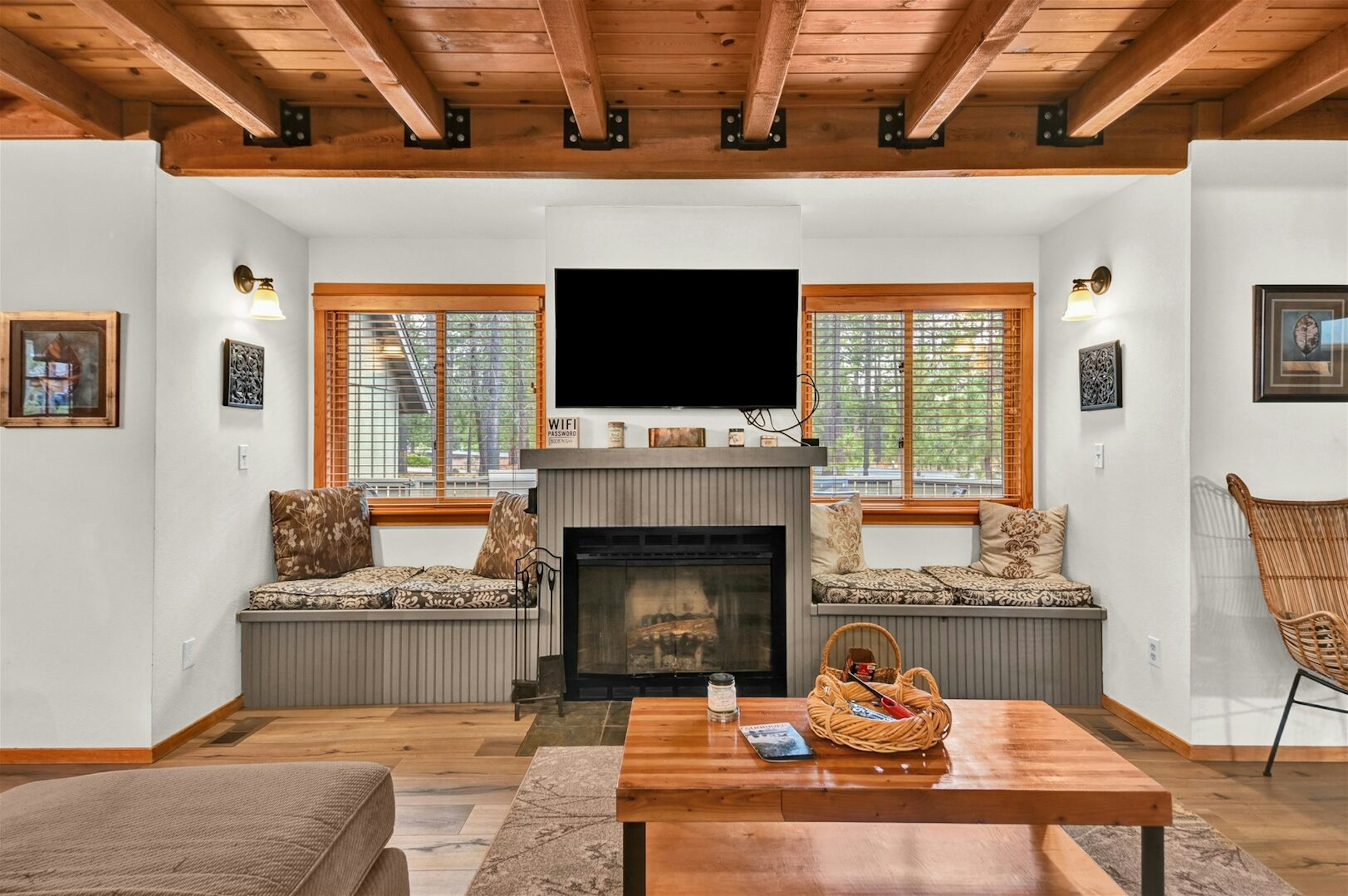 Otter 8 - Living Area