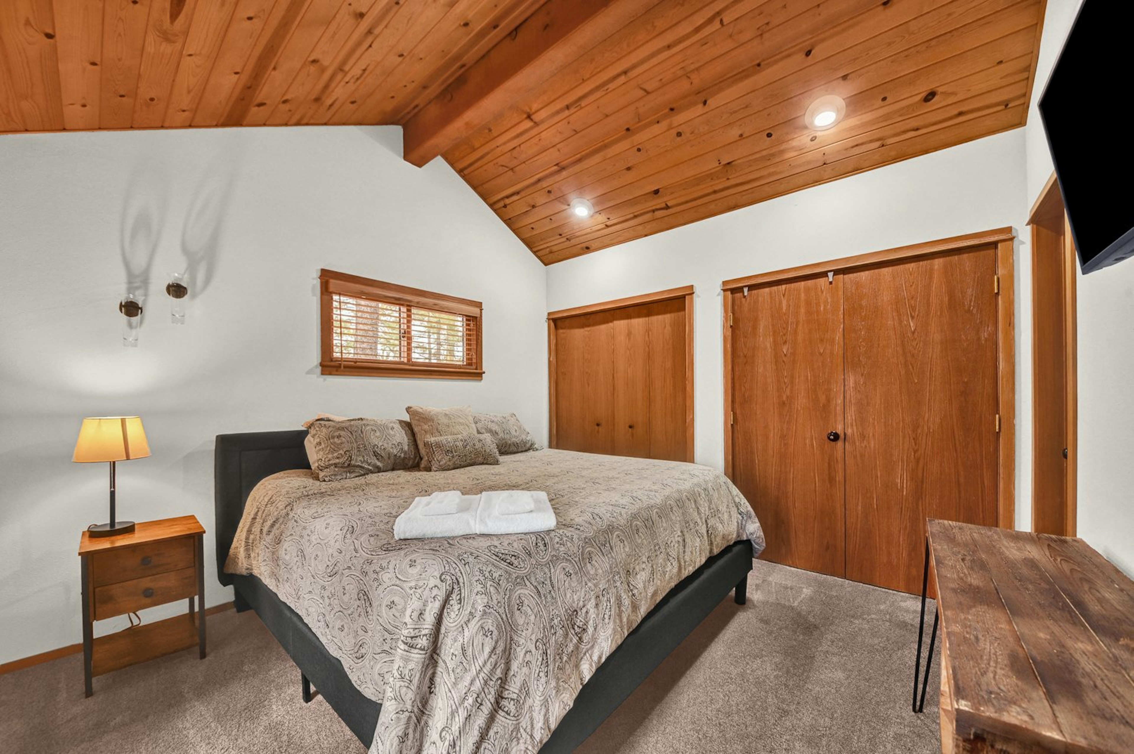 Otter 8 - Downstairs Bedroom