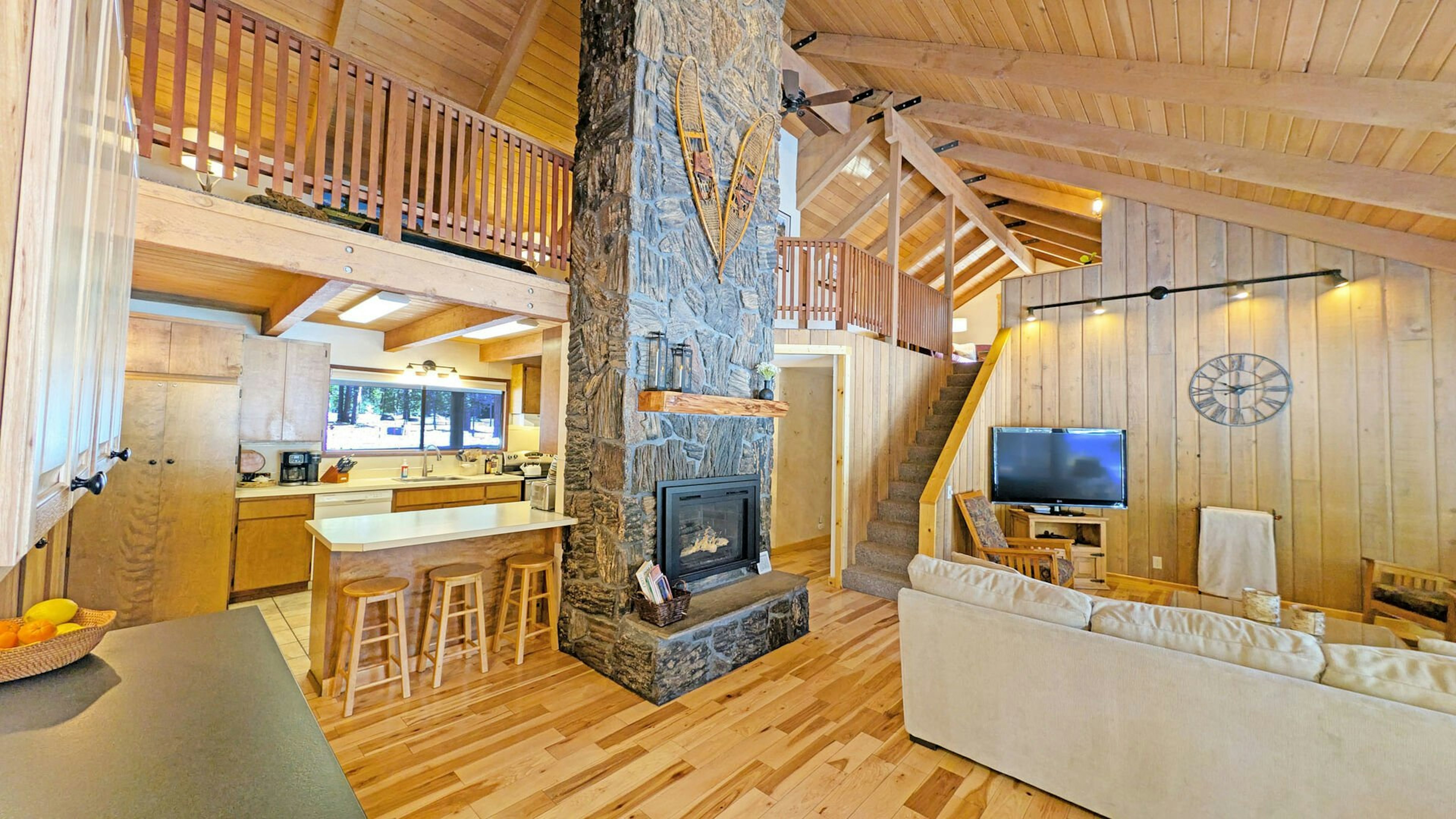 Pine Needle 2 - Main Floor