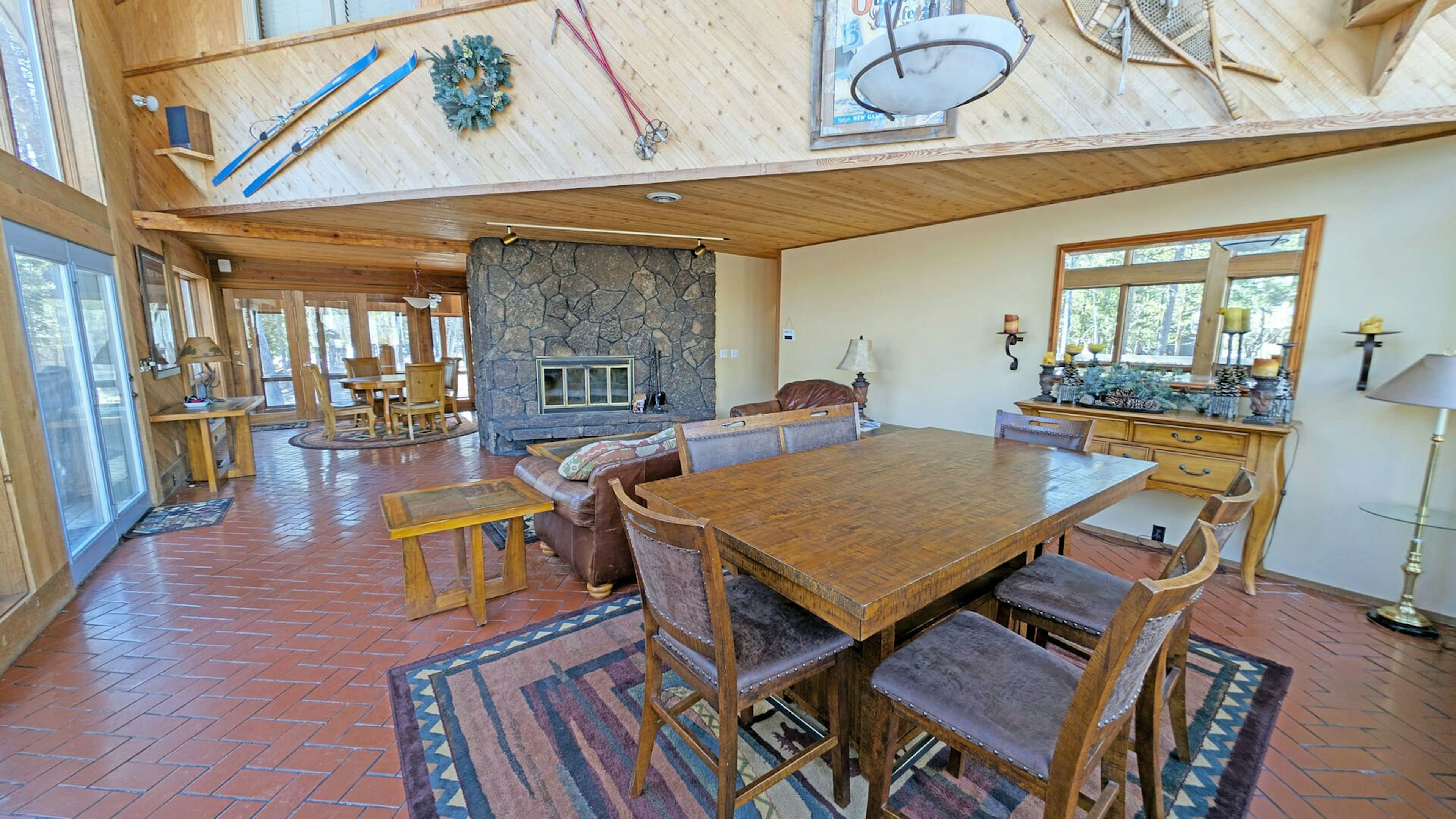 Poplar 35 - Main Floor Dining, Living