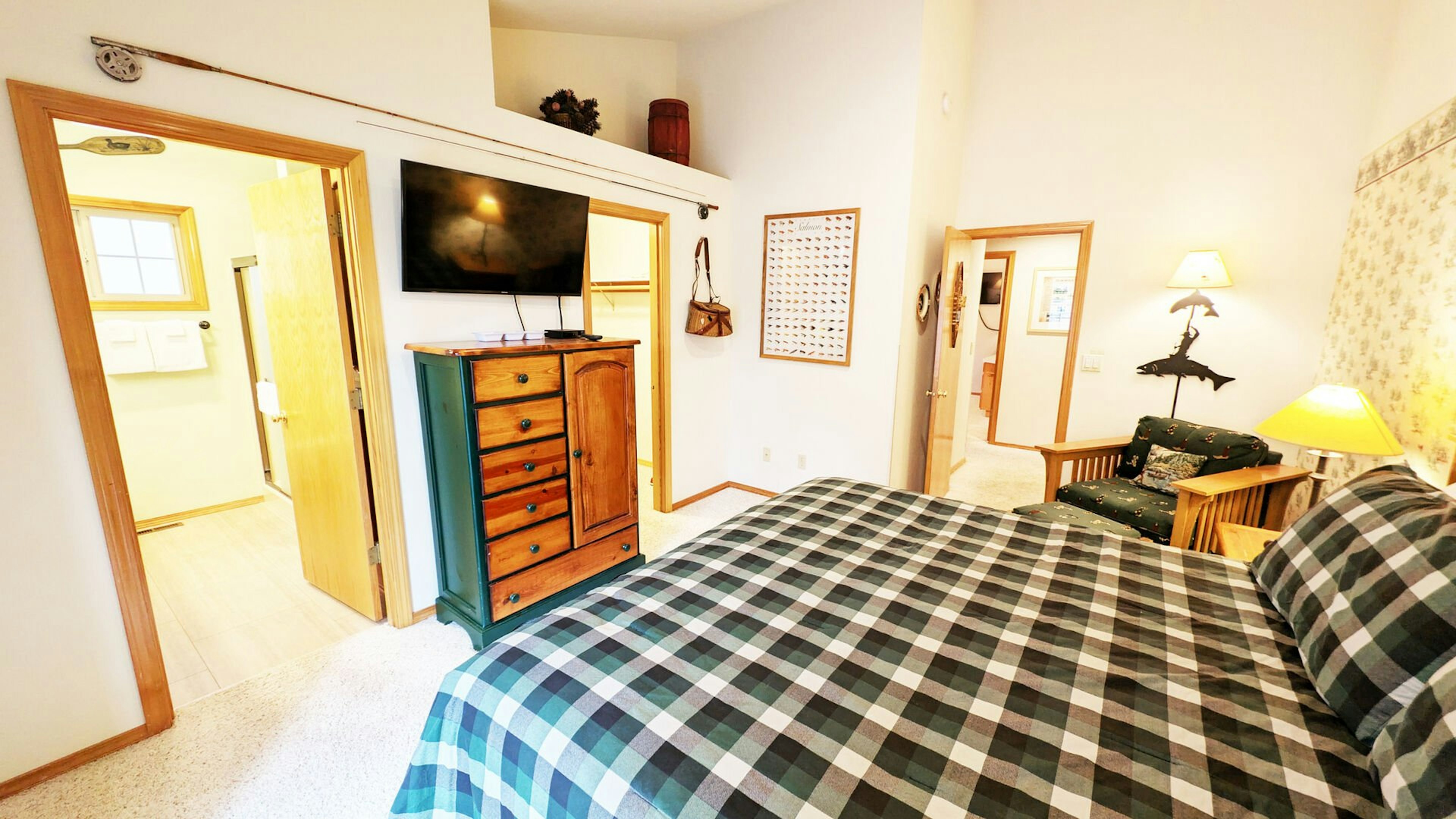 Snowshoe Inn-Pyramid Mtn 7, photo 3
