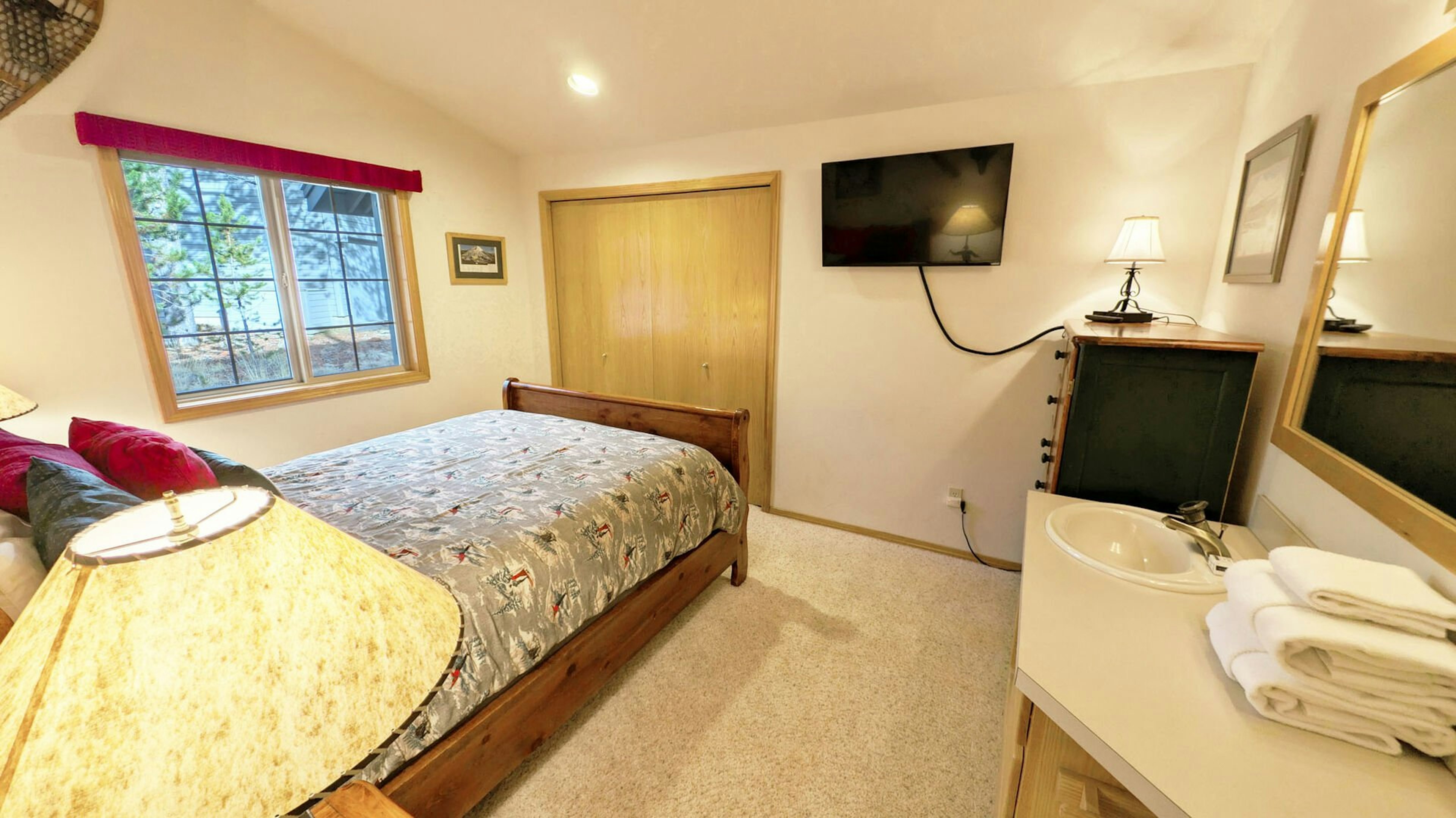 Pyramid 7 - Second Bedroom with Queen; connected to Hall Bath