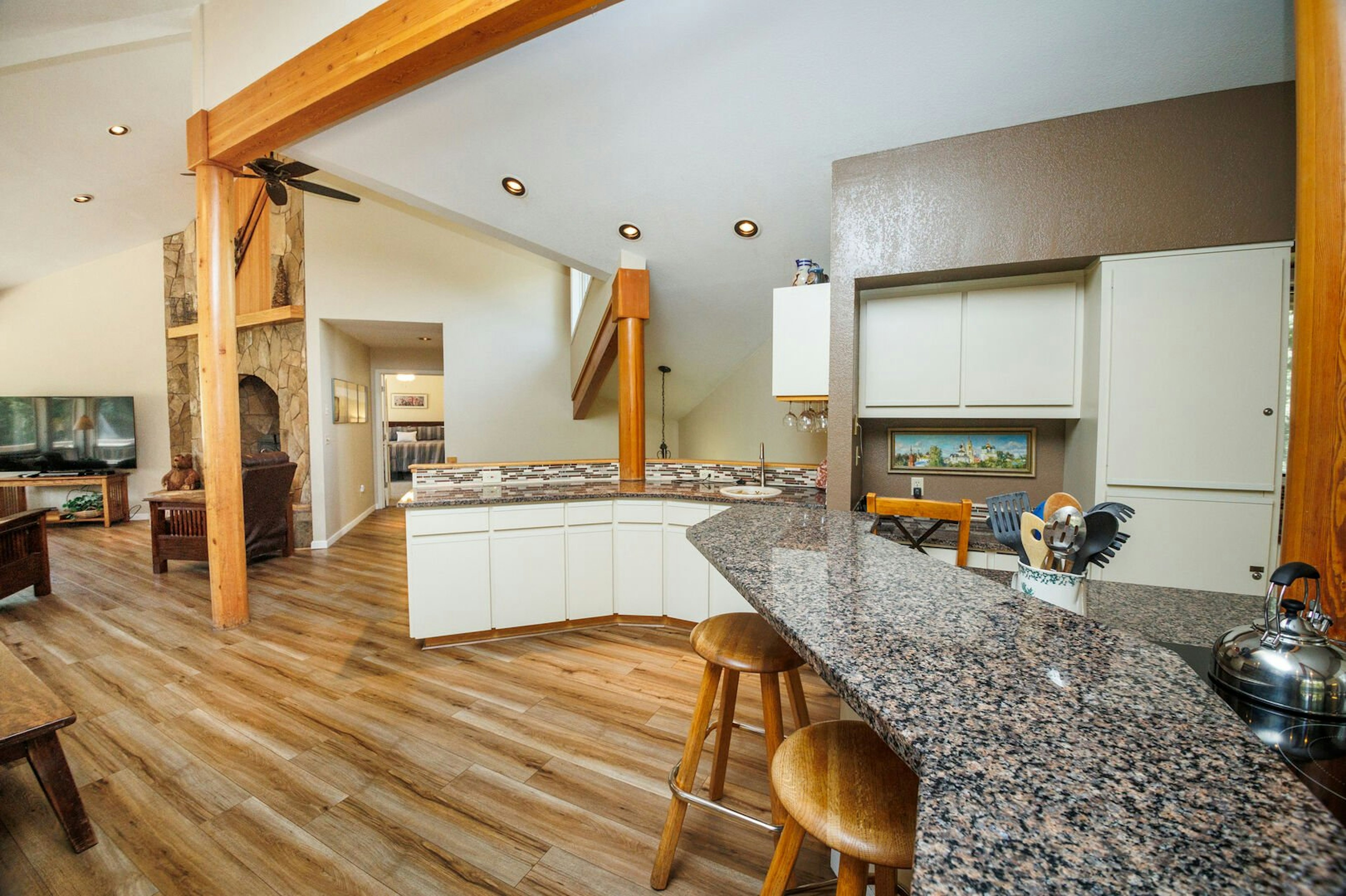 Tan Oak 15 - Upstairs Kitchen