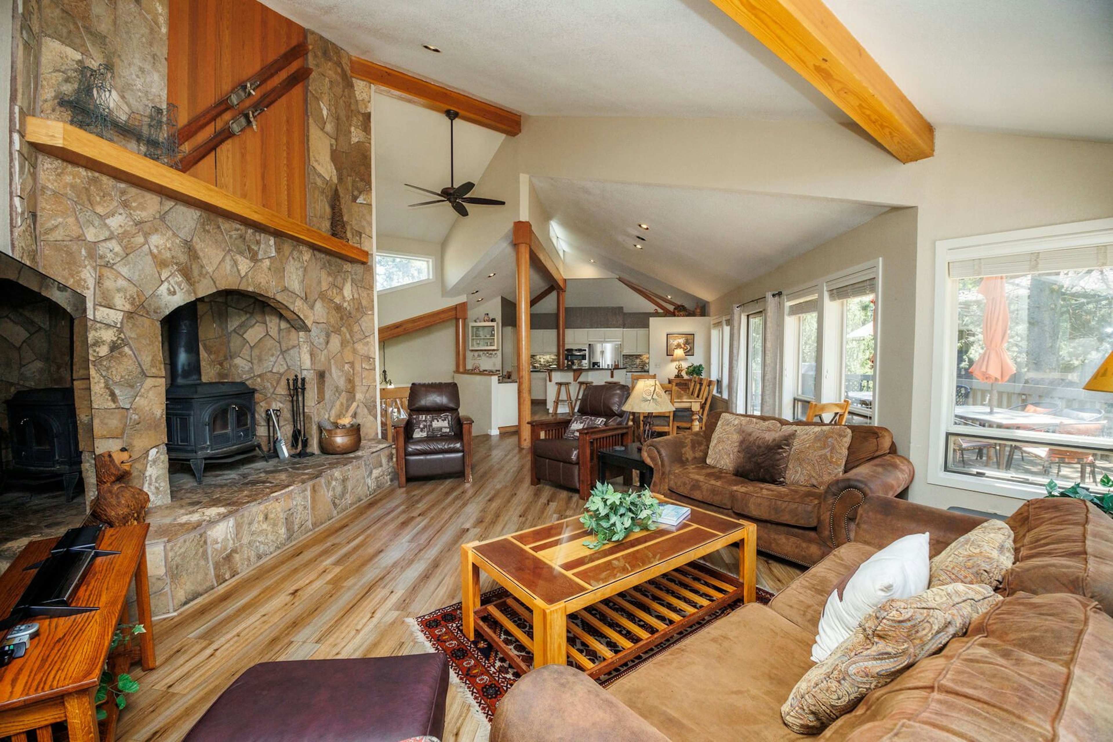Tan Oak 15 - Upstairs Family Room