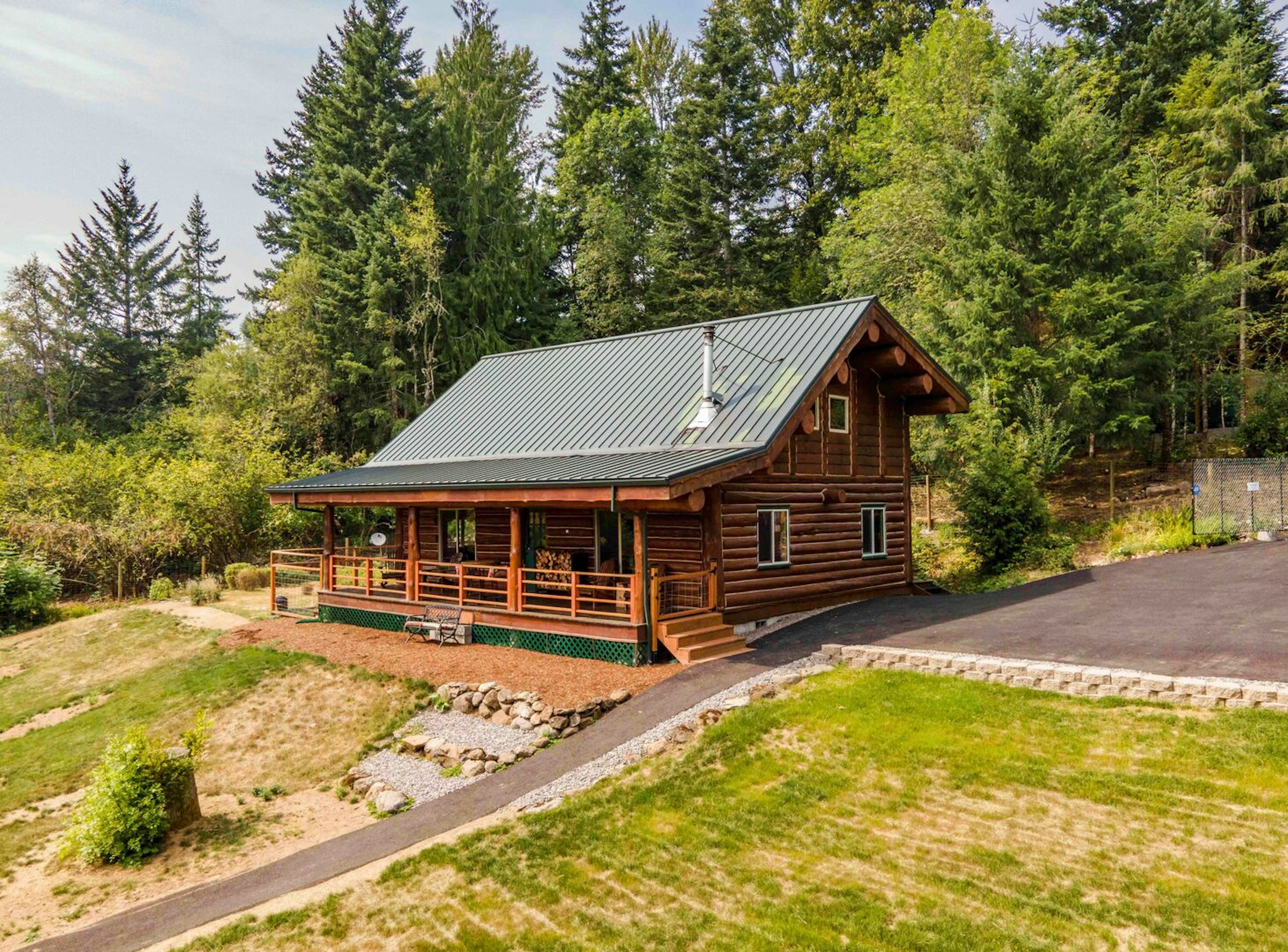 The Log Cabin, photo 3