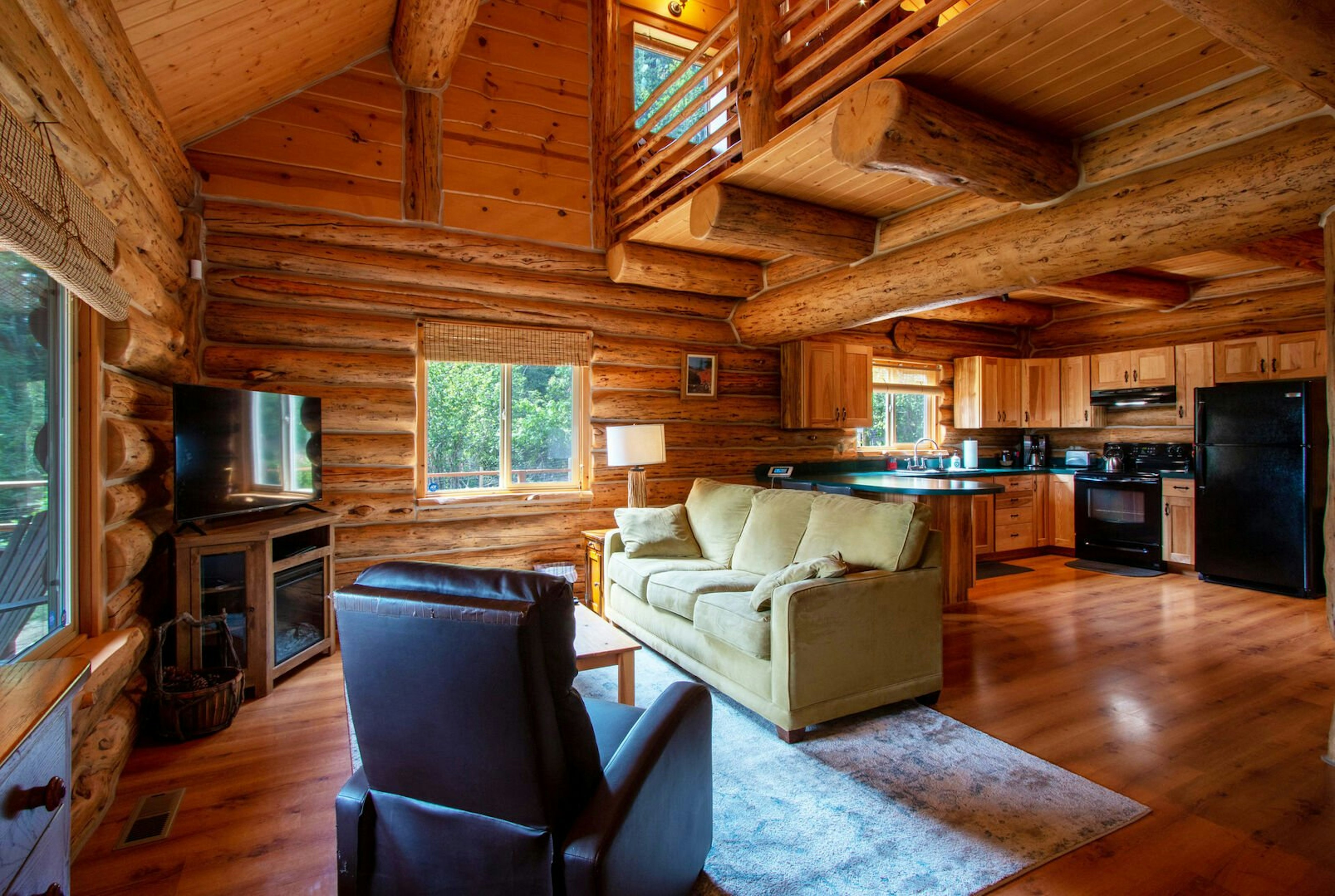 The Log Cabin, photo 4
