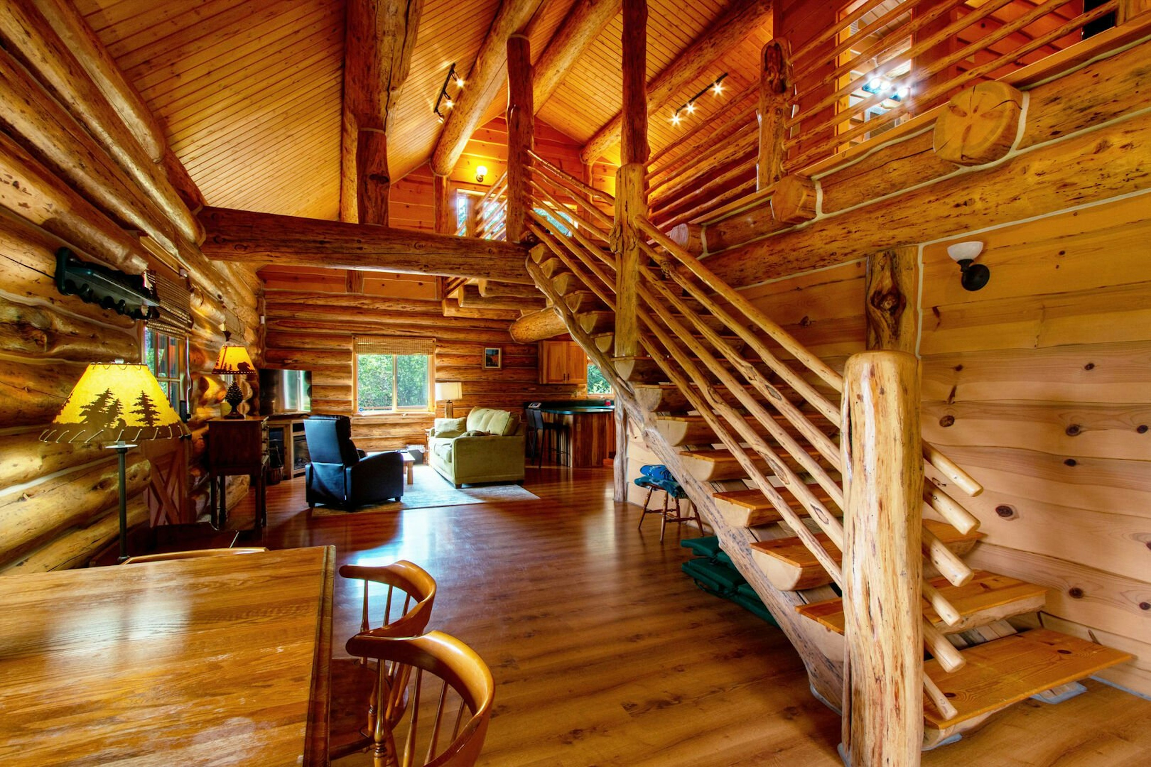 The Log Cabin, photo 5