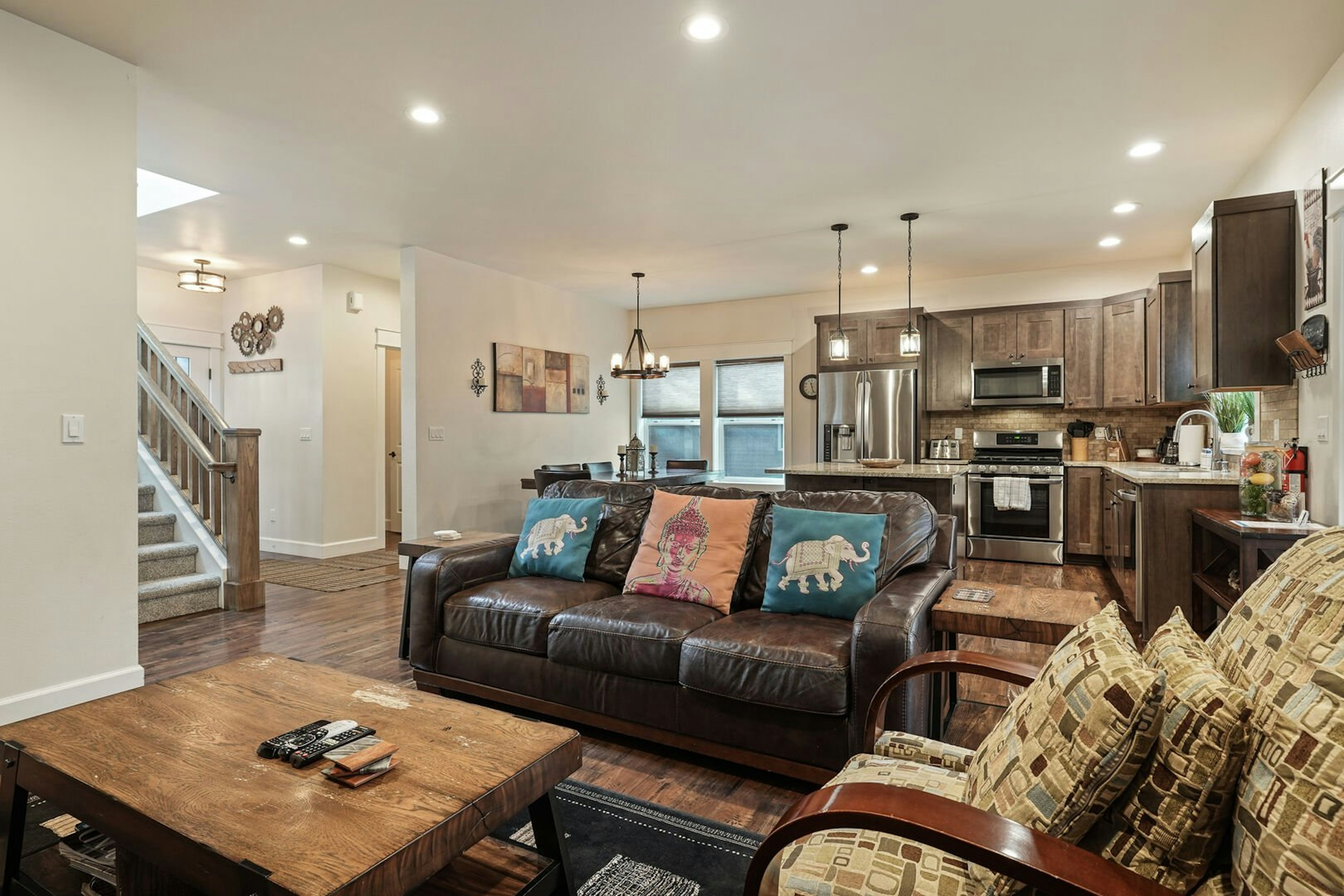 LR / Kitchen