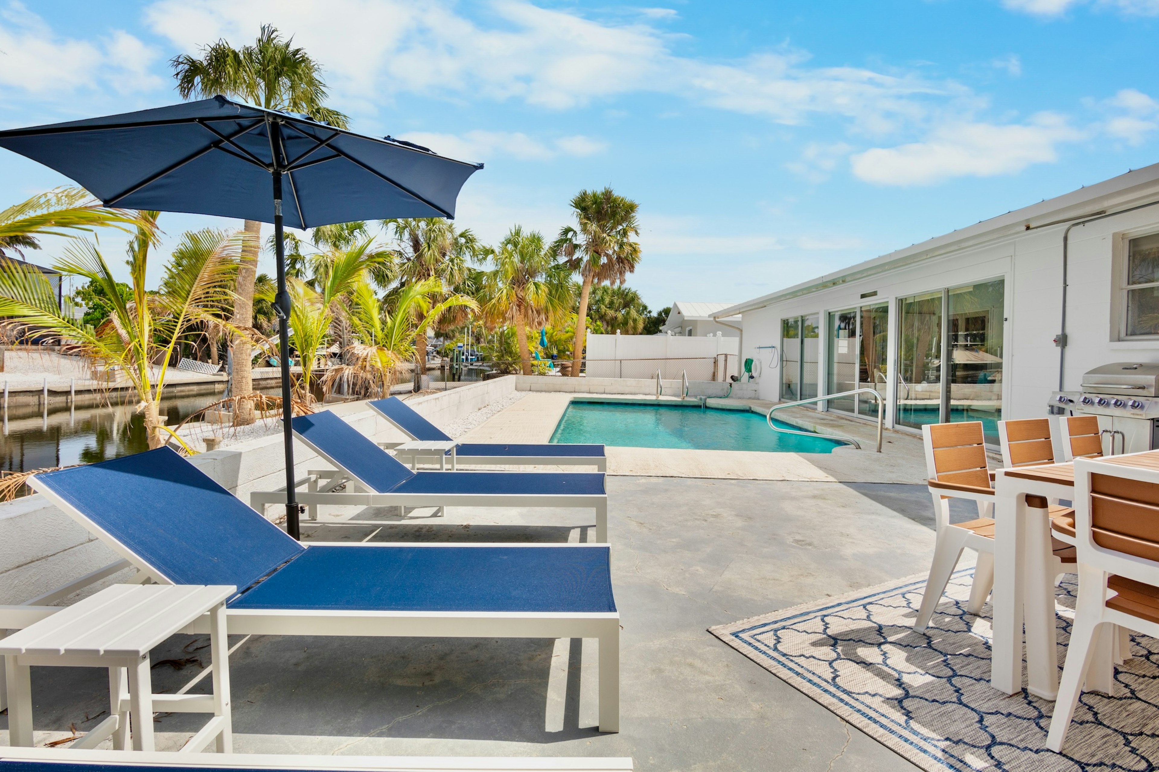 Poolside Loungers