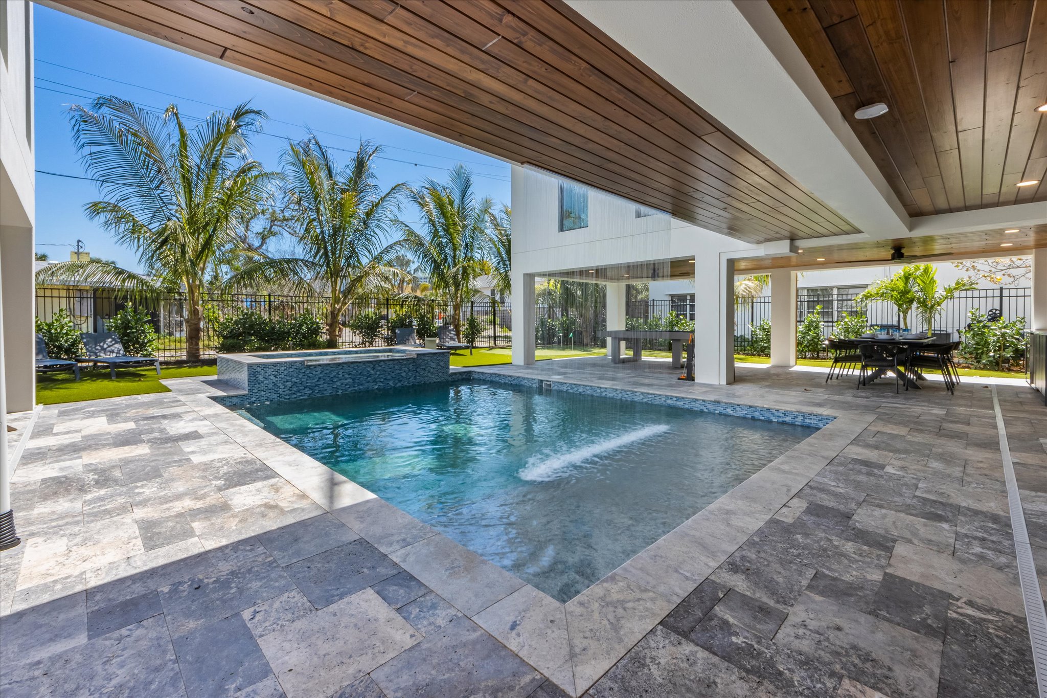 Lido Luxe Estate photo 2