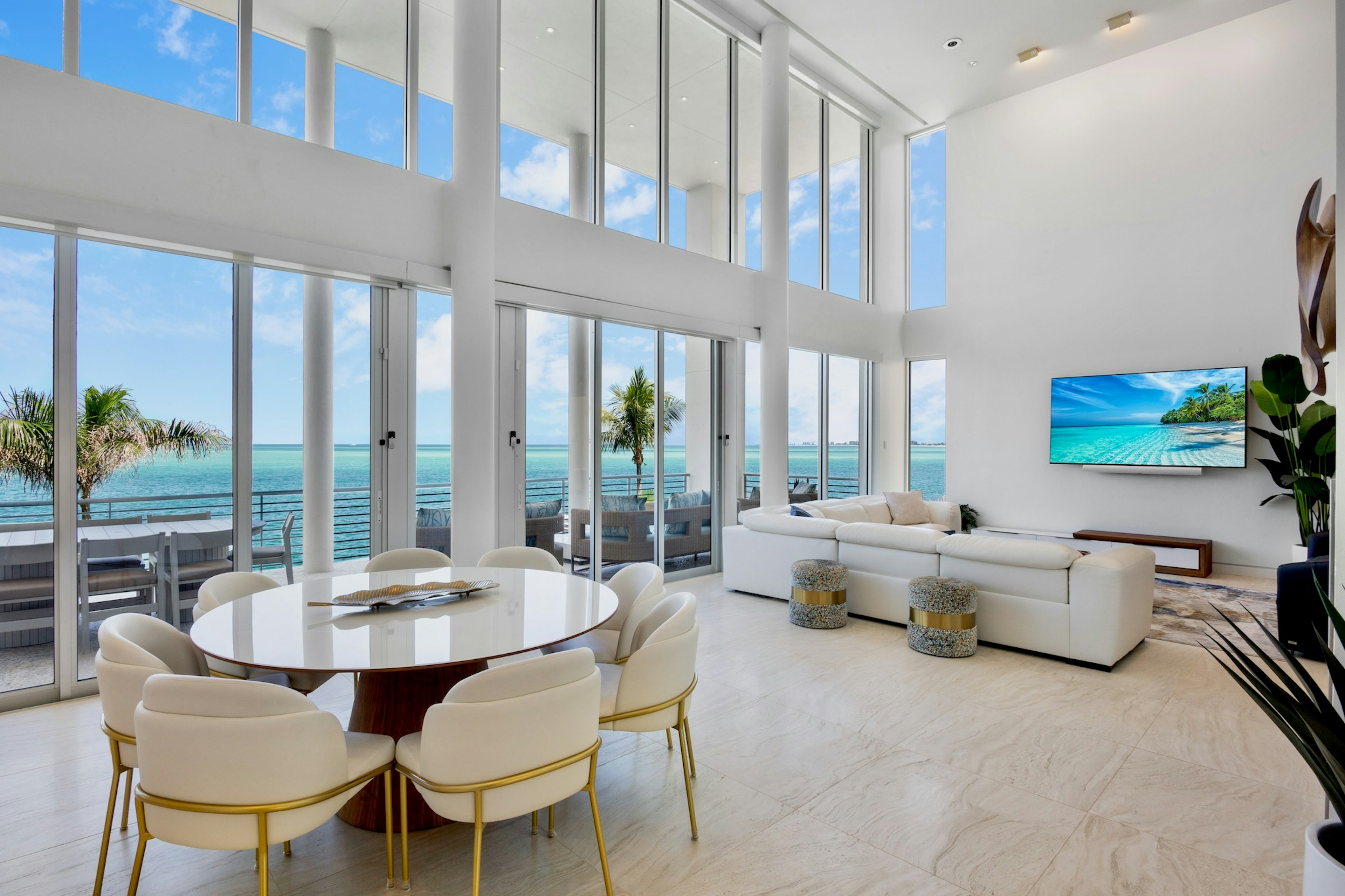 Dining among tropical views