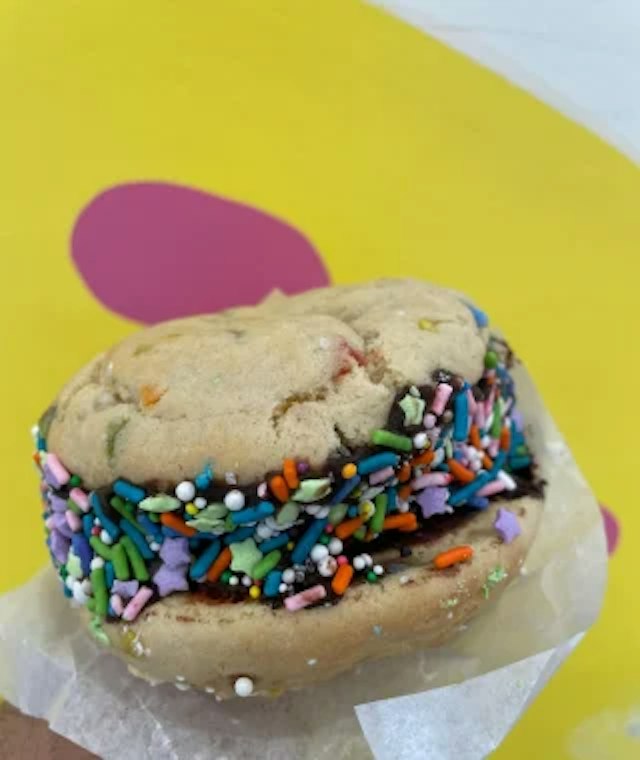 Neon Moon Gelato image 4