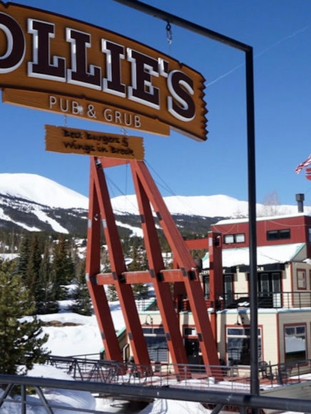 Ollie's Bar & Grill image 3