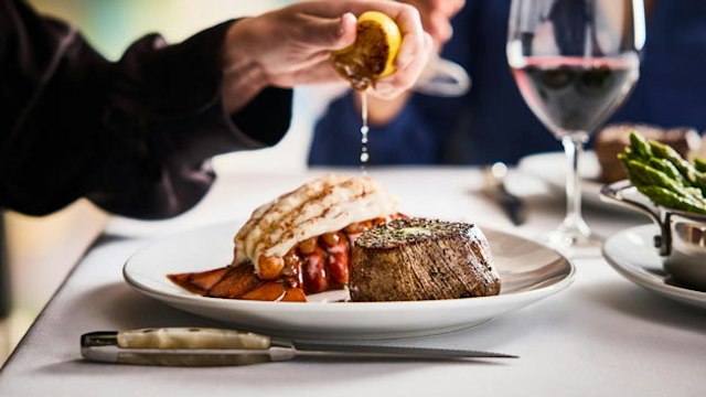 Fleming's Prime Steakhouse & Wine Bar image 6